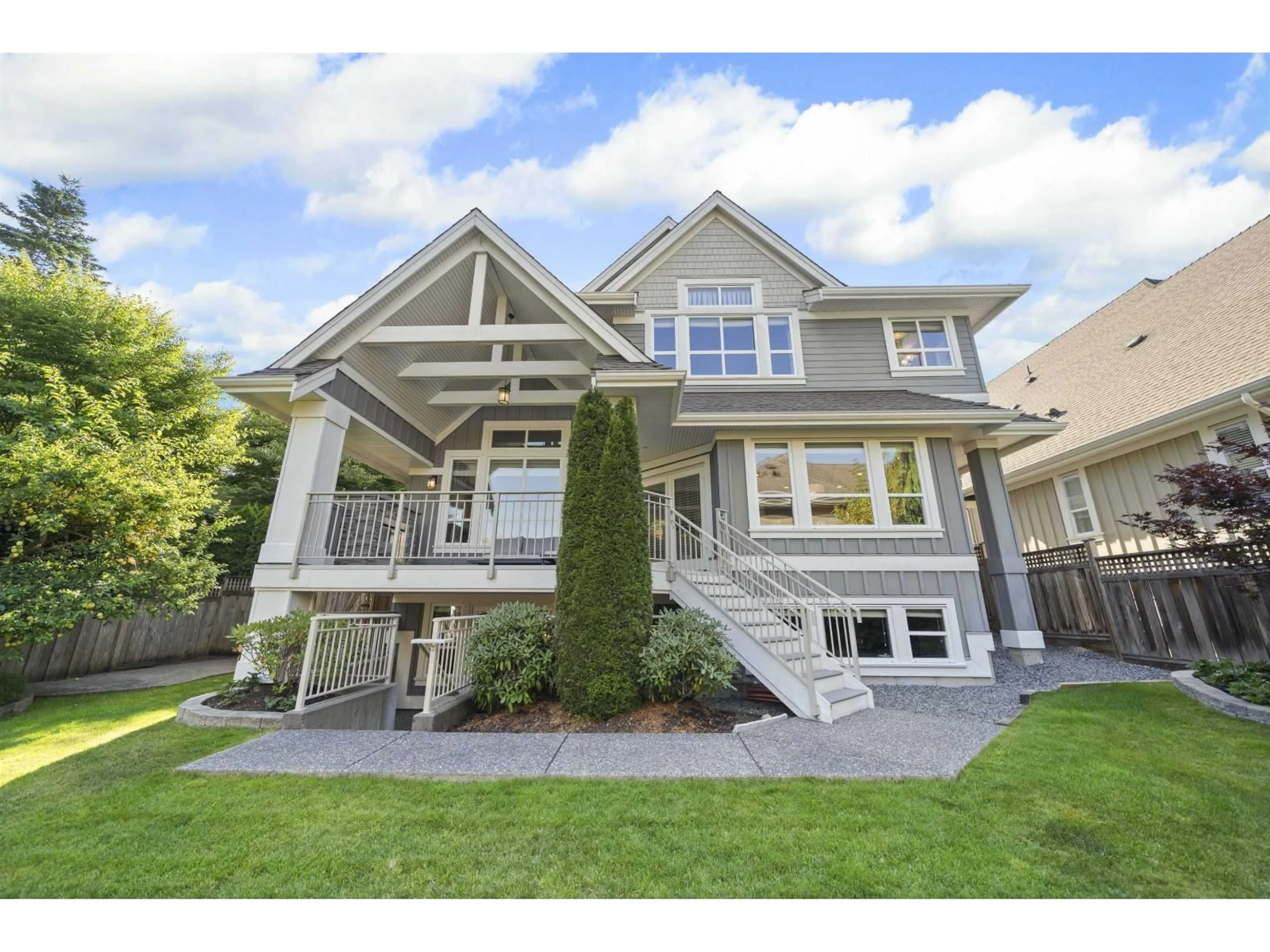 Home with vinyl exterior material, street for 1008 165, Surrey British Columbia V4A9A2