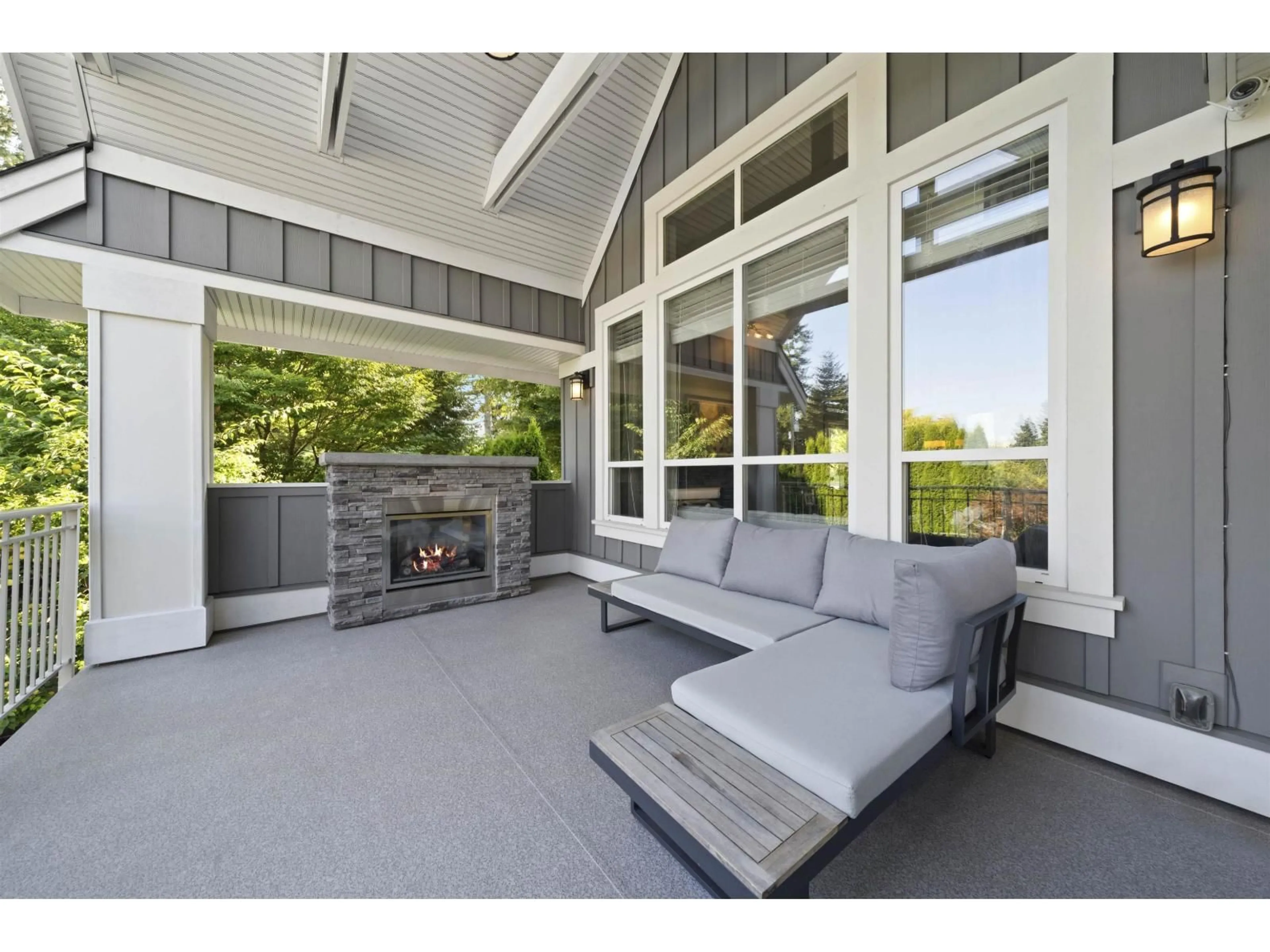 Patio, unknown for 1008 165, Surrey British Columbia V4A9A2