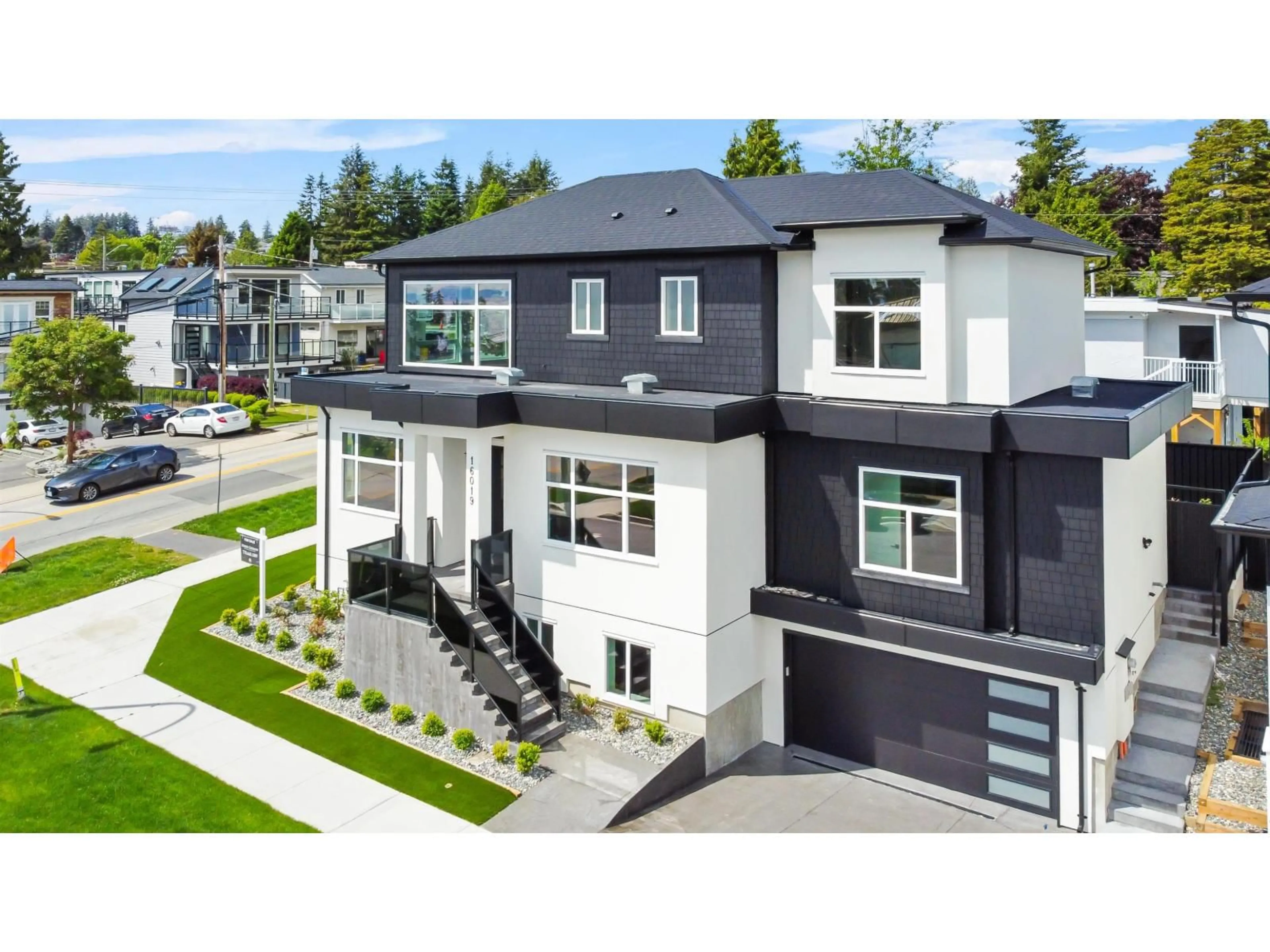 Home with vinyl exterior material, street for 16019 9A, Surrey British Columbia V4A4W5