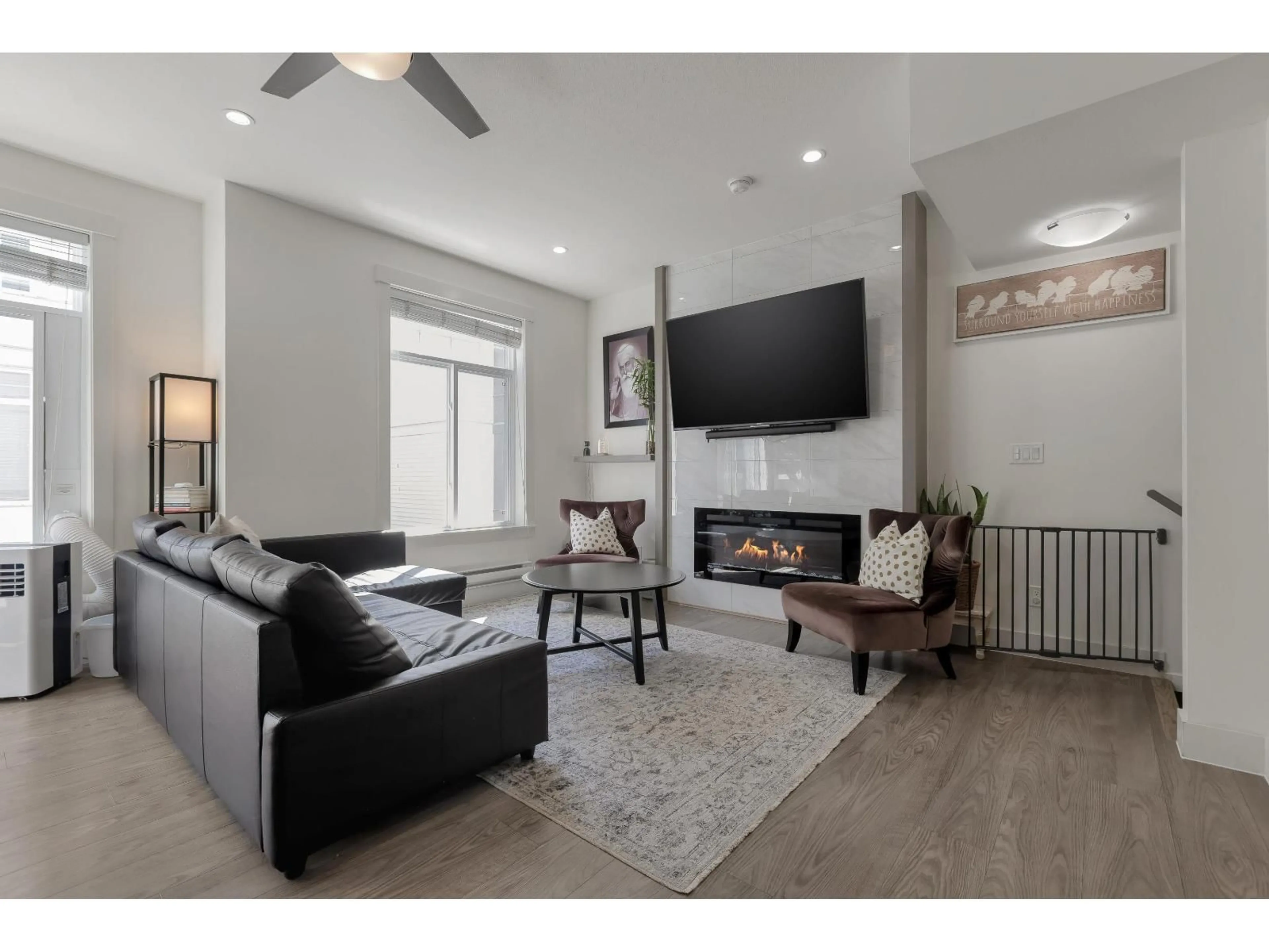 Living room with furniture, unknown for 9 - 11267 133, Surrey British Columbia V3R0E3