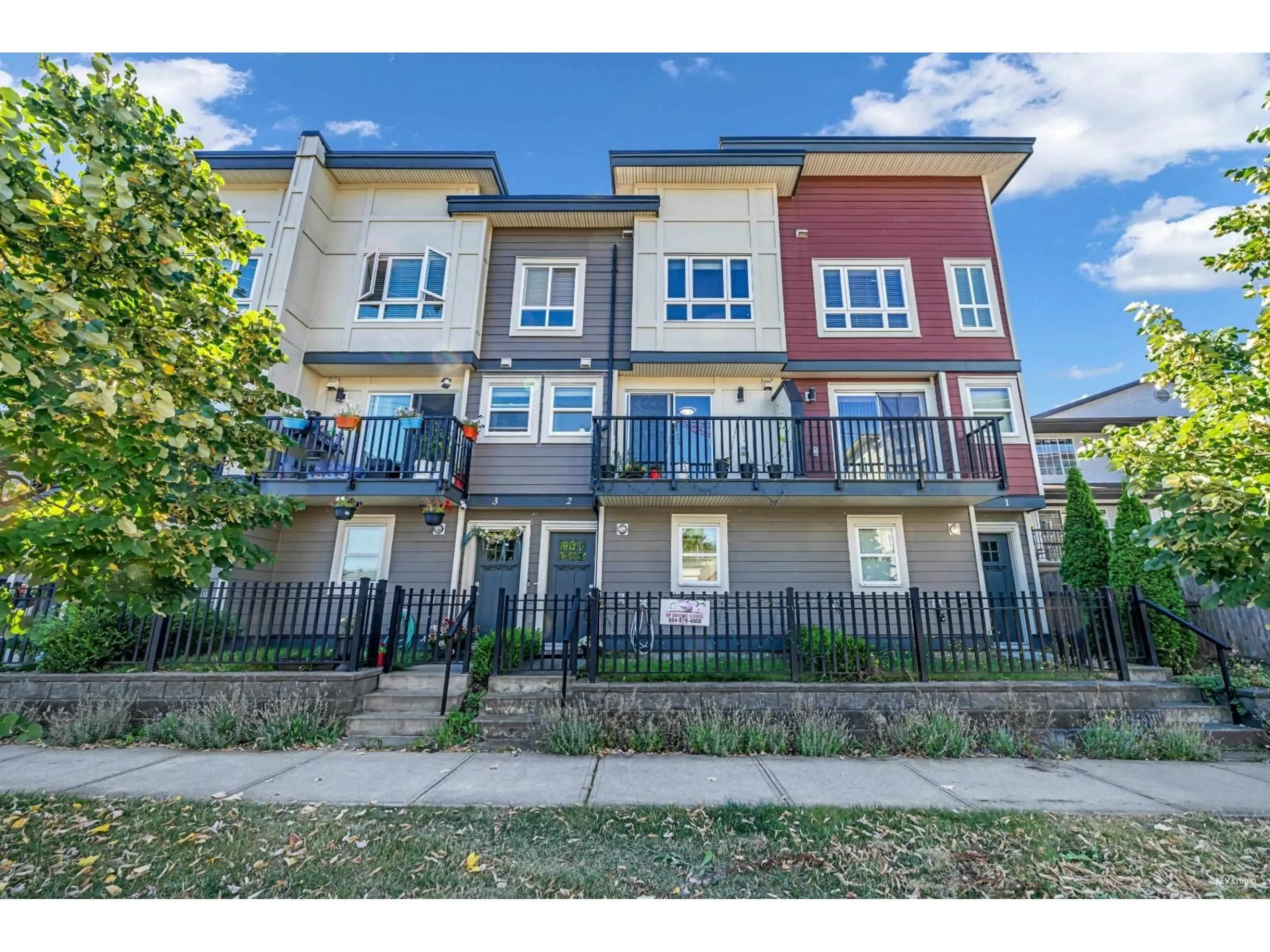A pic from outside/outdoor area/front of a property/back of a property/a pic from drone, street for 2 - 32138 GEORGE FERGUSON, Abbotsford British Columbia V2T0G8