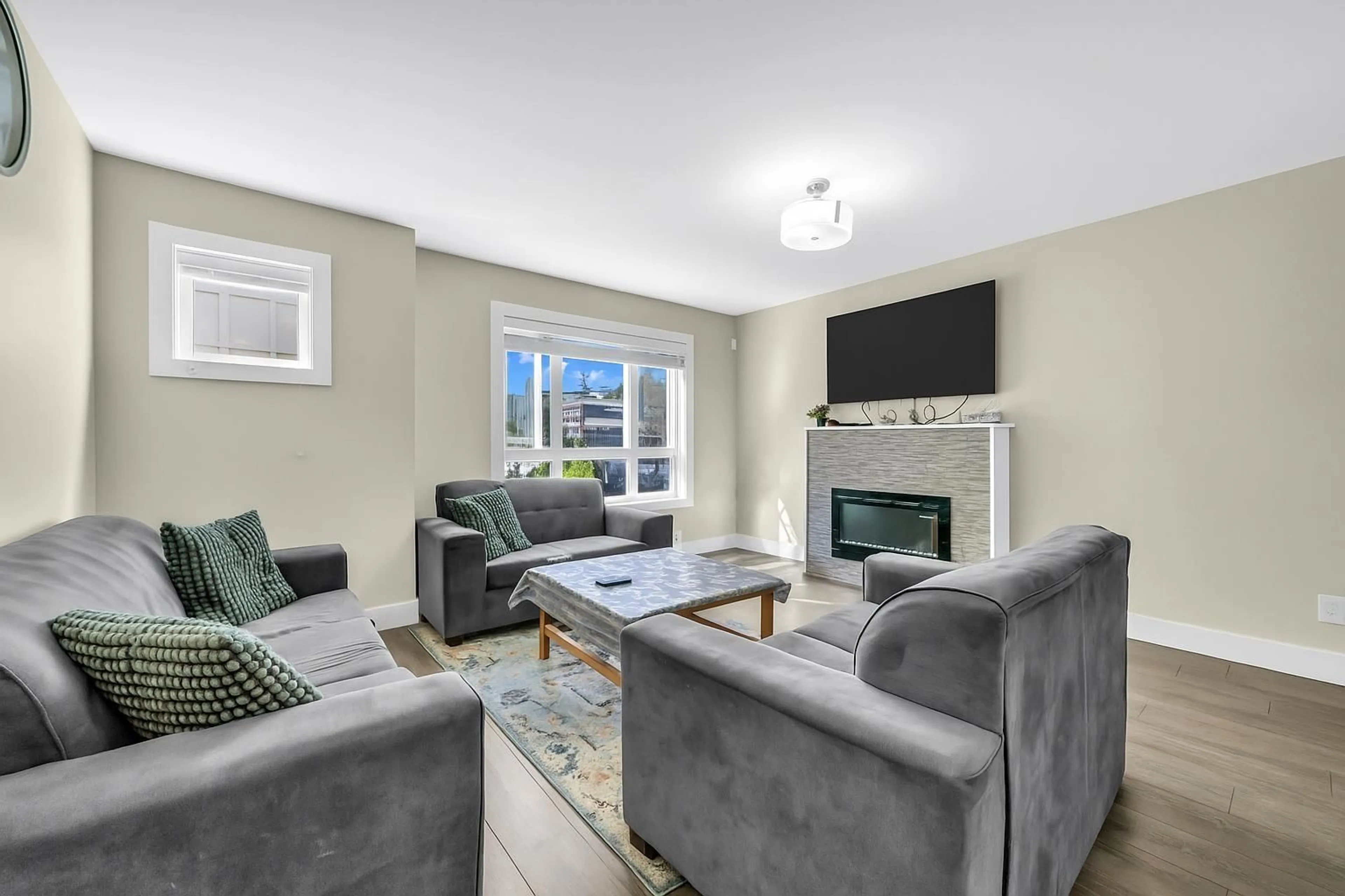 Living room with furniture, unknown for 2 - 32138 GEORGE FERGUSON, Abbotsford British Columbia V2T0G8