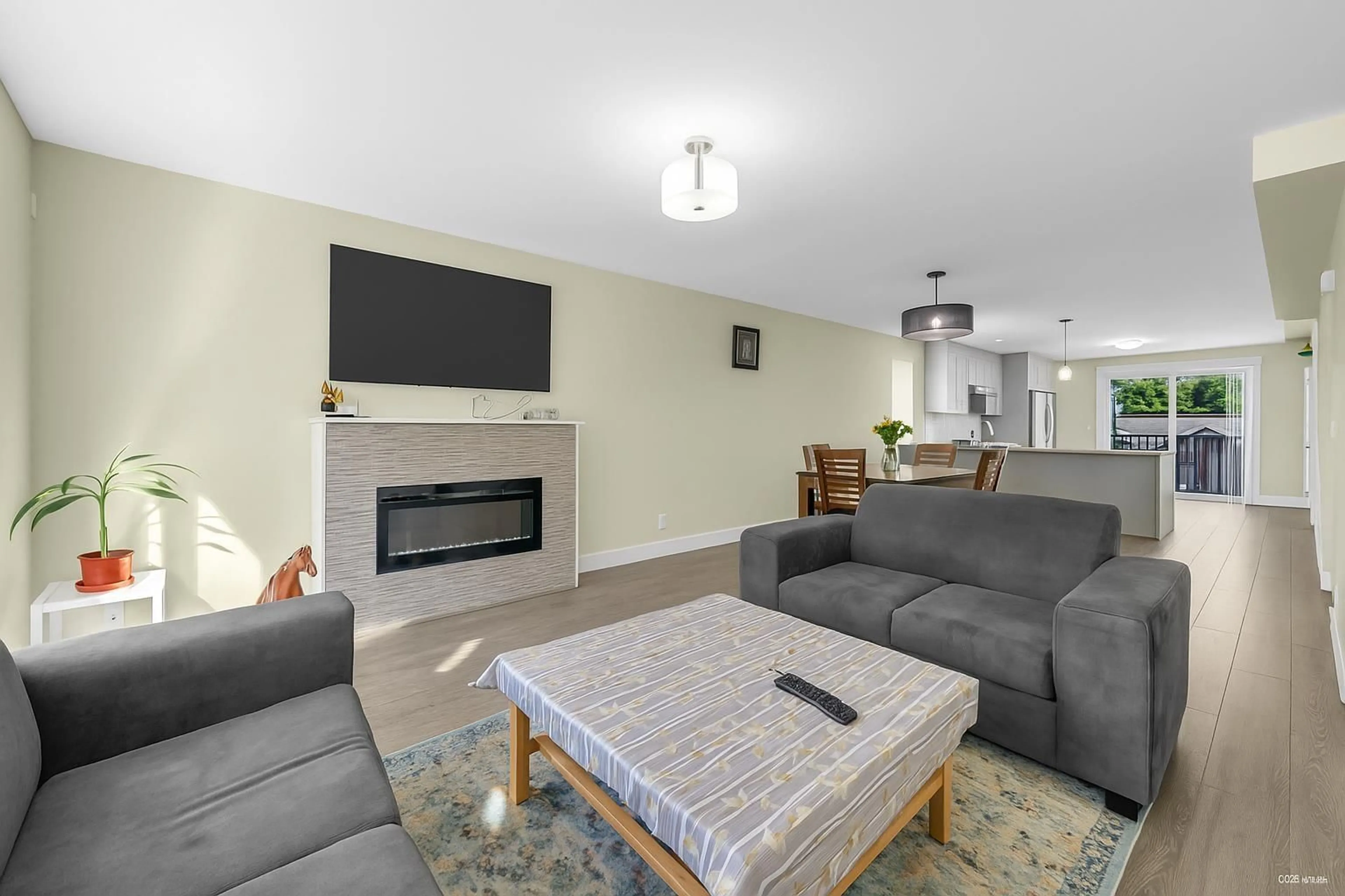 Living room with furniture, unknown for 2 - 32138 GEORGE FERGUSON, Abbotsford British Columbia V2T0G8