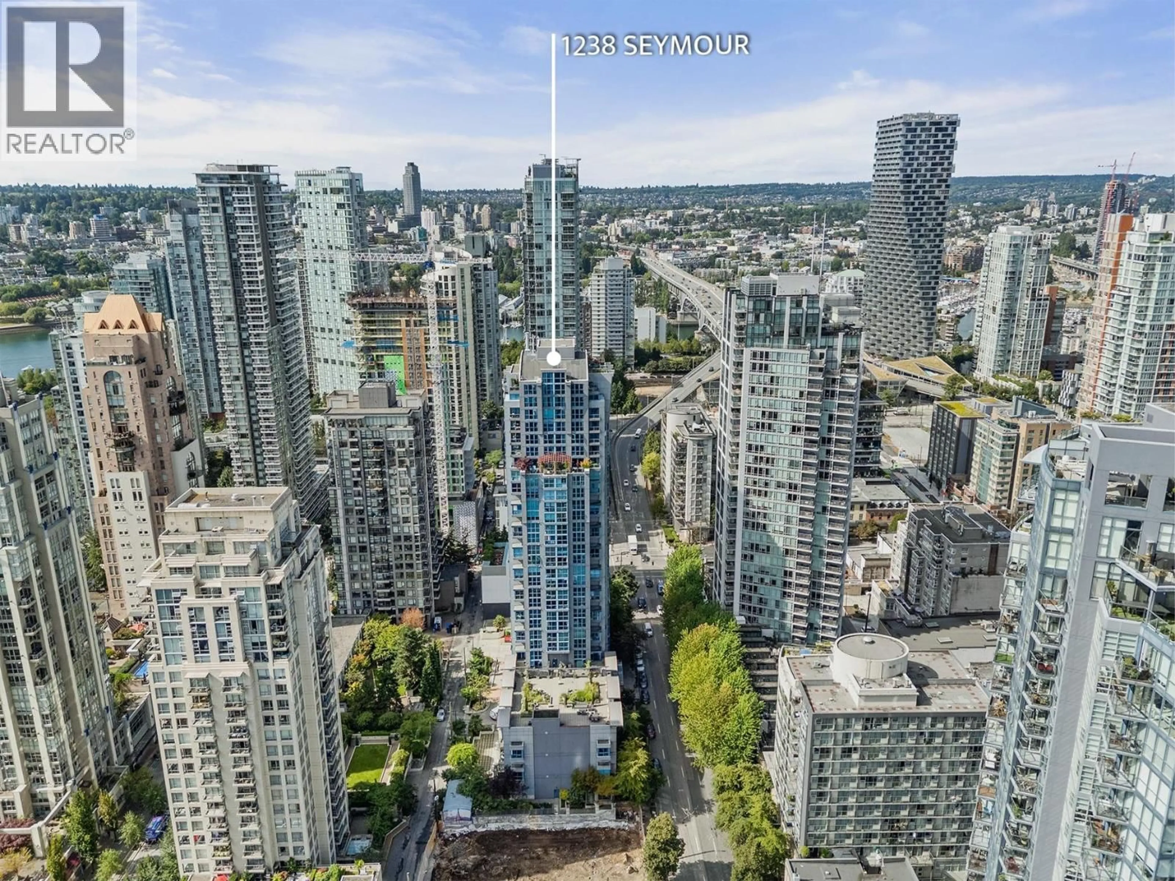 A pic from outside/outdoor area/front of a property/back of a property/a pic from drone, city buildings view from balcony for 2004 - 1238 SEYMOUR STREET, Vancouver British Columbia V6B6J3
