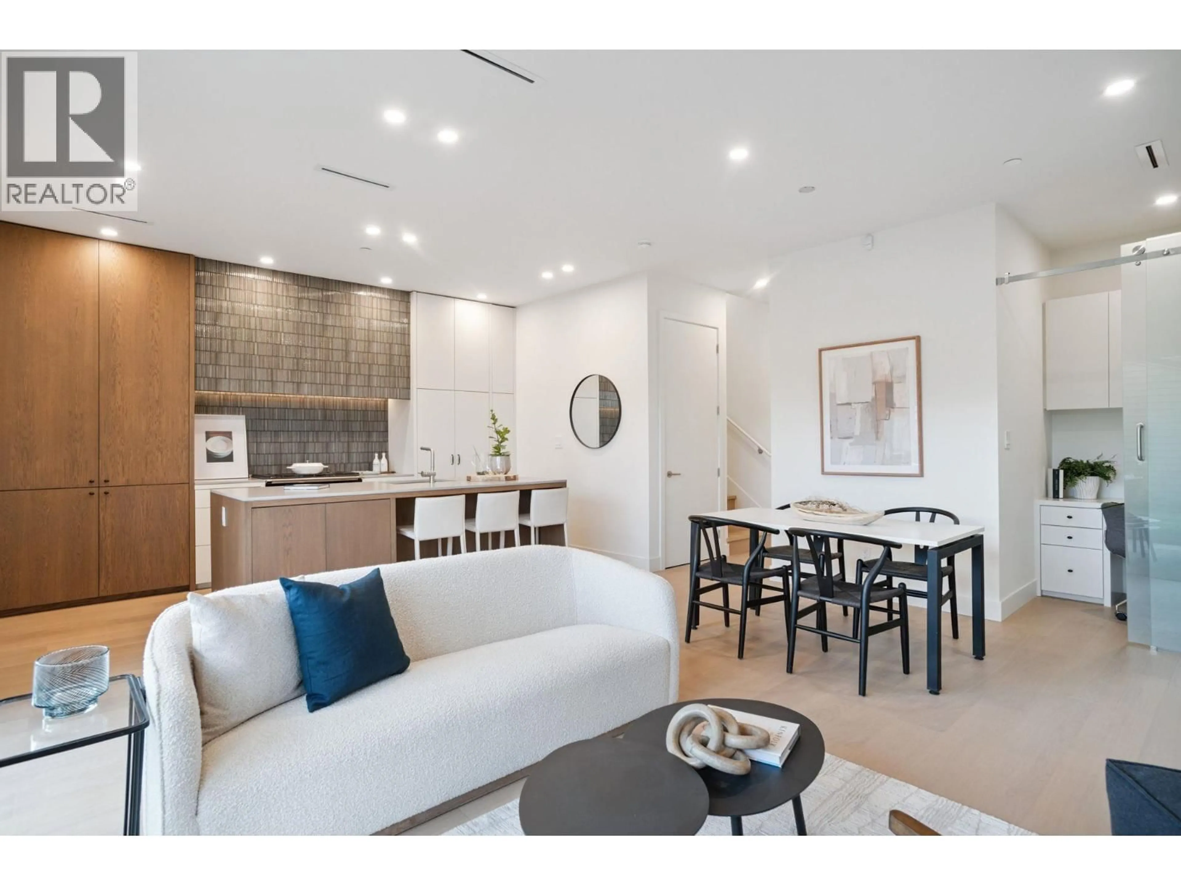 Unknown for 2 - 4758 ARGYLE STREET, Vancouver British Columbia V5N3X8