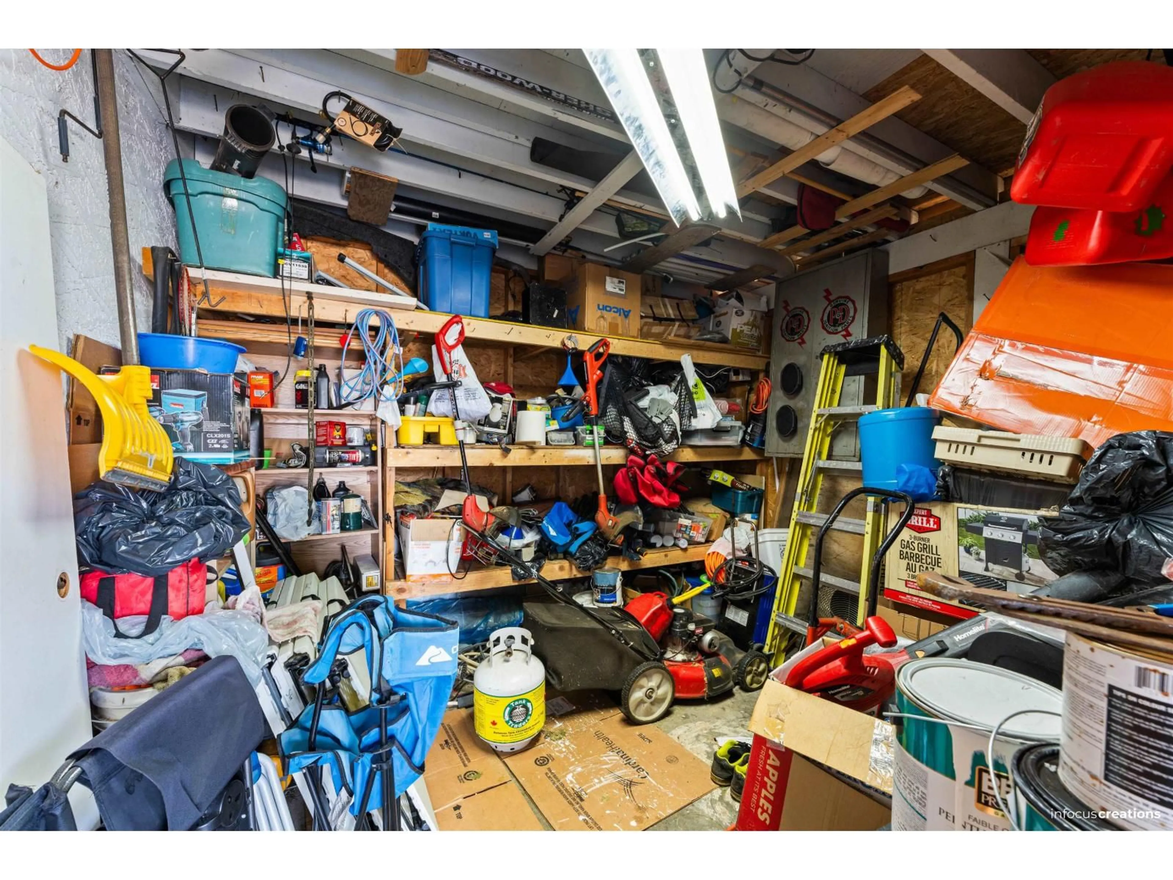 Indoor garage for 13137 99, Surrey British Columbia V3T1G1