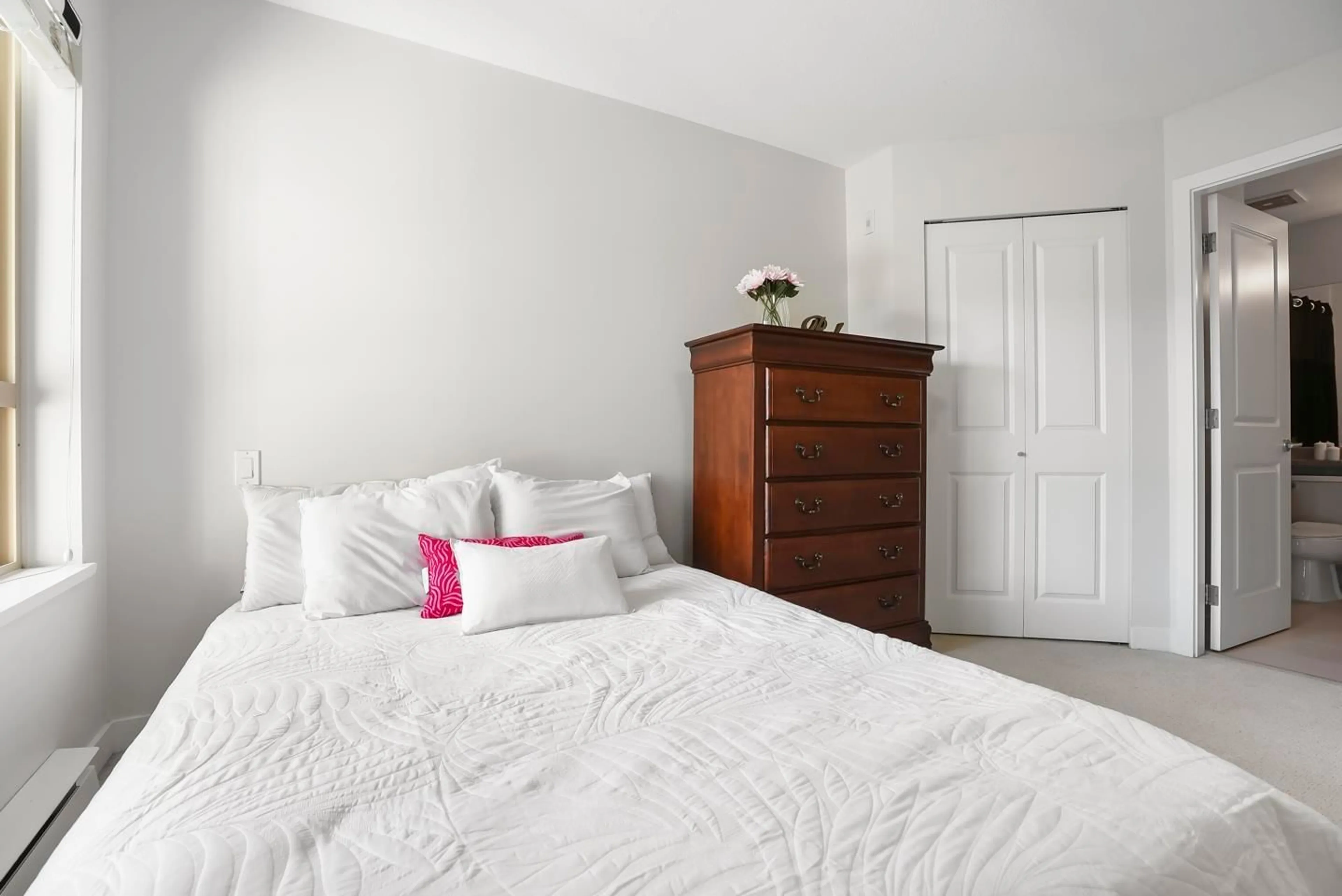 Bedroom with bed, unknown for 411 - 8915 202, Langley British Columbia V1M0B5