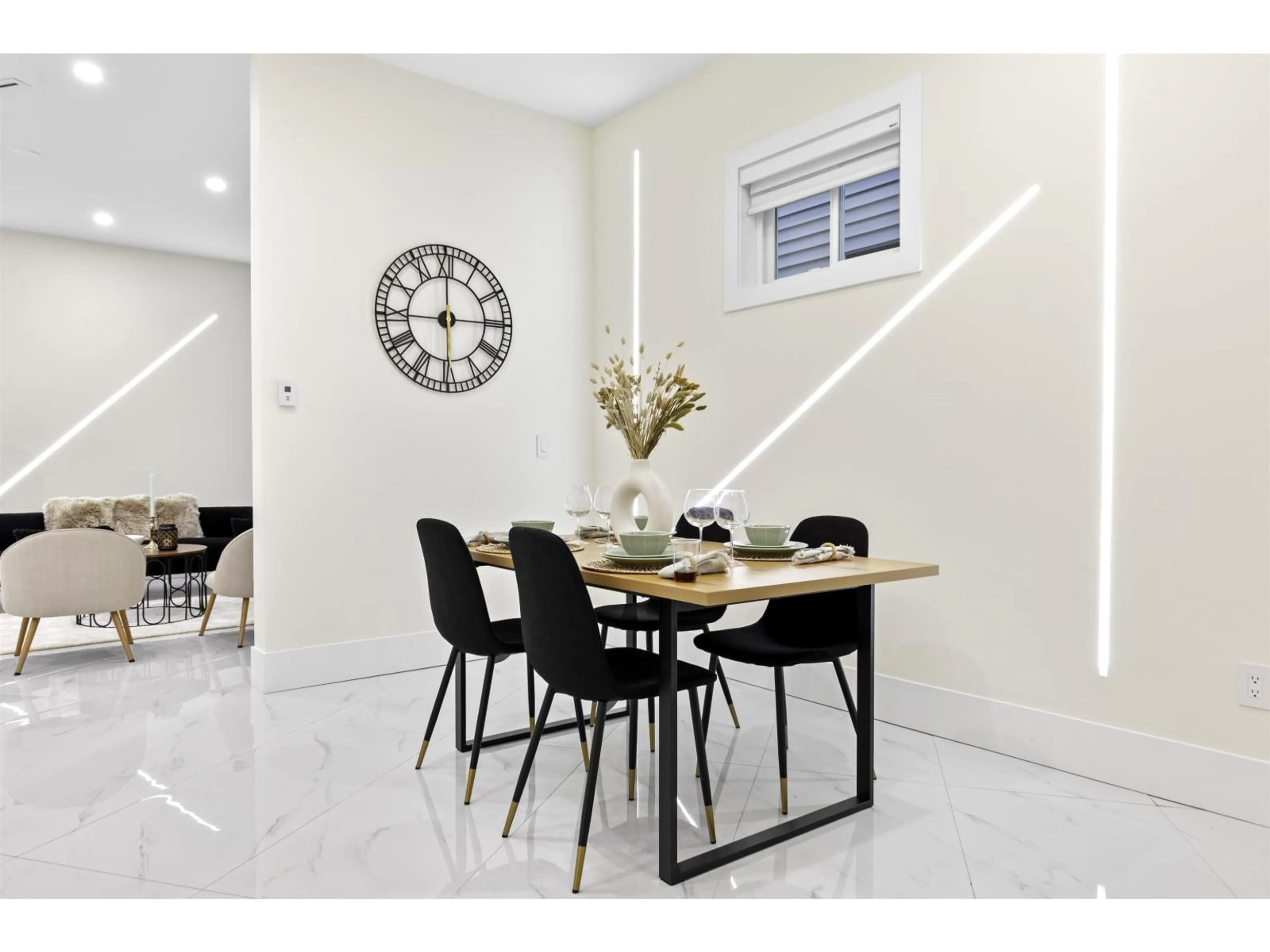 Dining room, ceramic/tile floor for 5808 137B, Surrey British Columbia V3X2R7