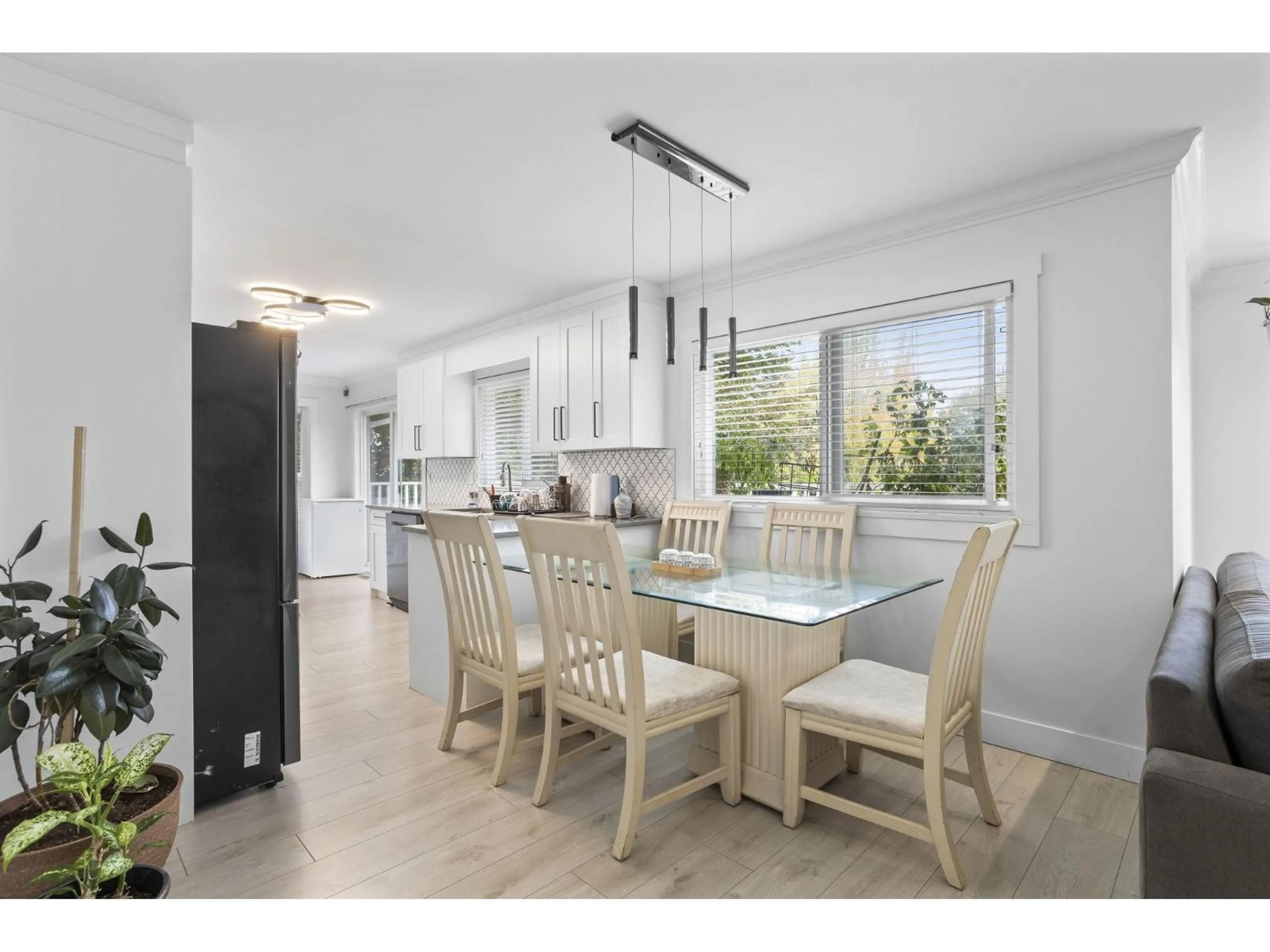 Open concept kitchen, unknown for 11885 CHATEAU, Delta British Columbia V4E3C7