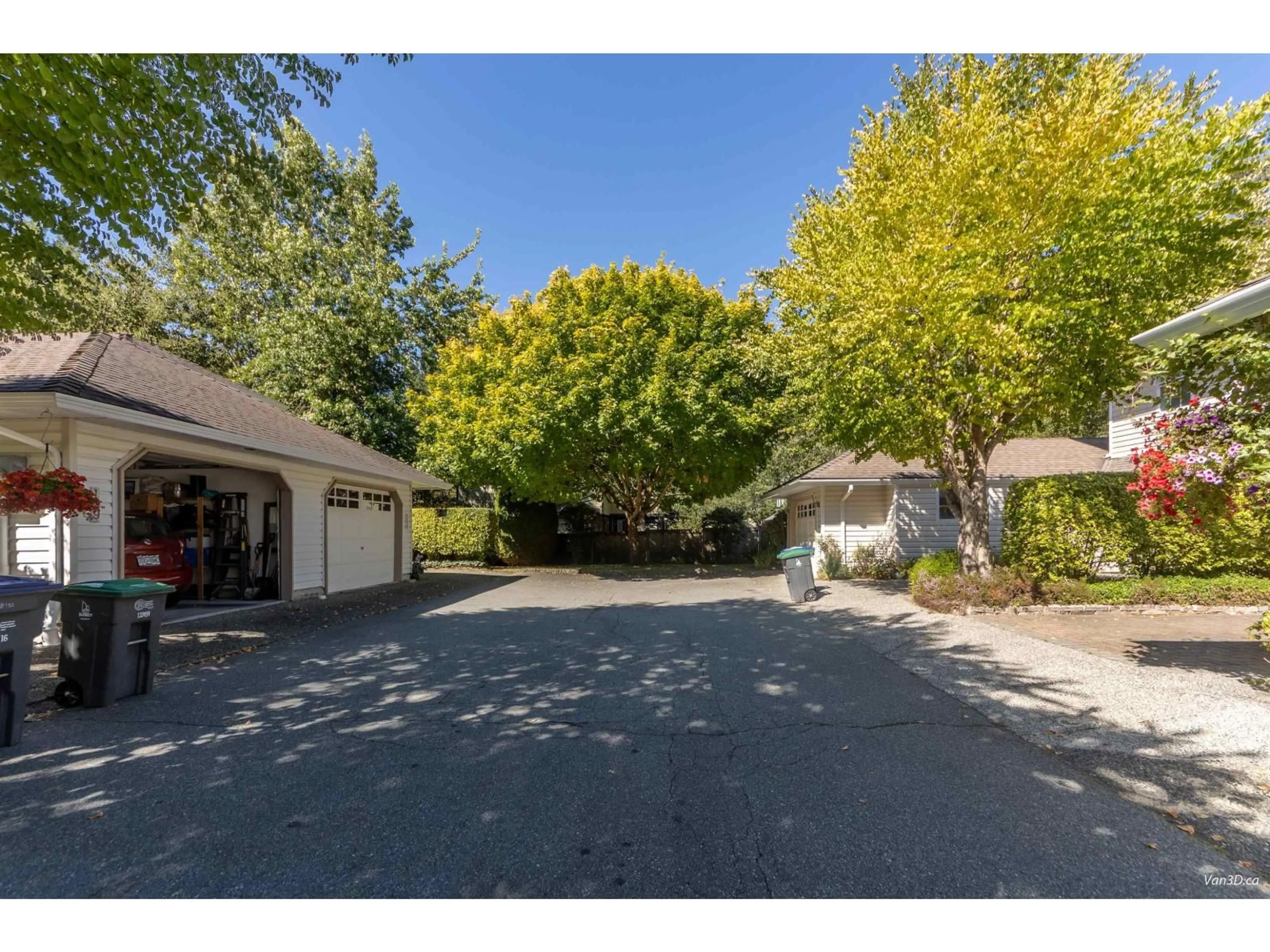 A pic from outside/outdoor area/front of a property/back of a property/a pic from drone, street for 127 - 12163 68, Surrey British Columbia V3W1H2