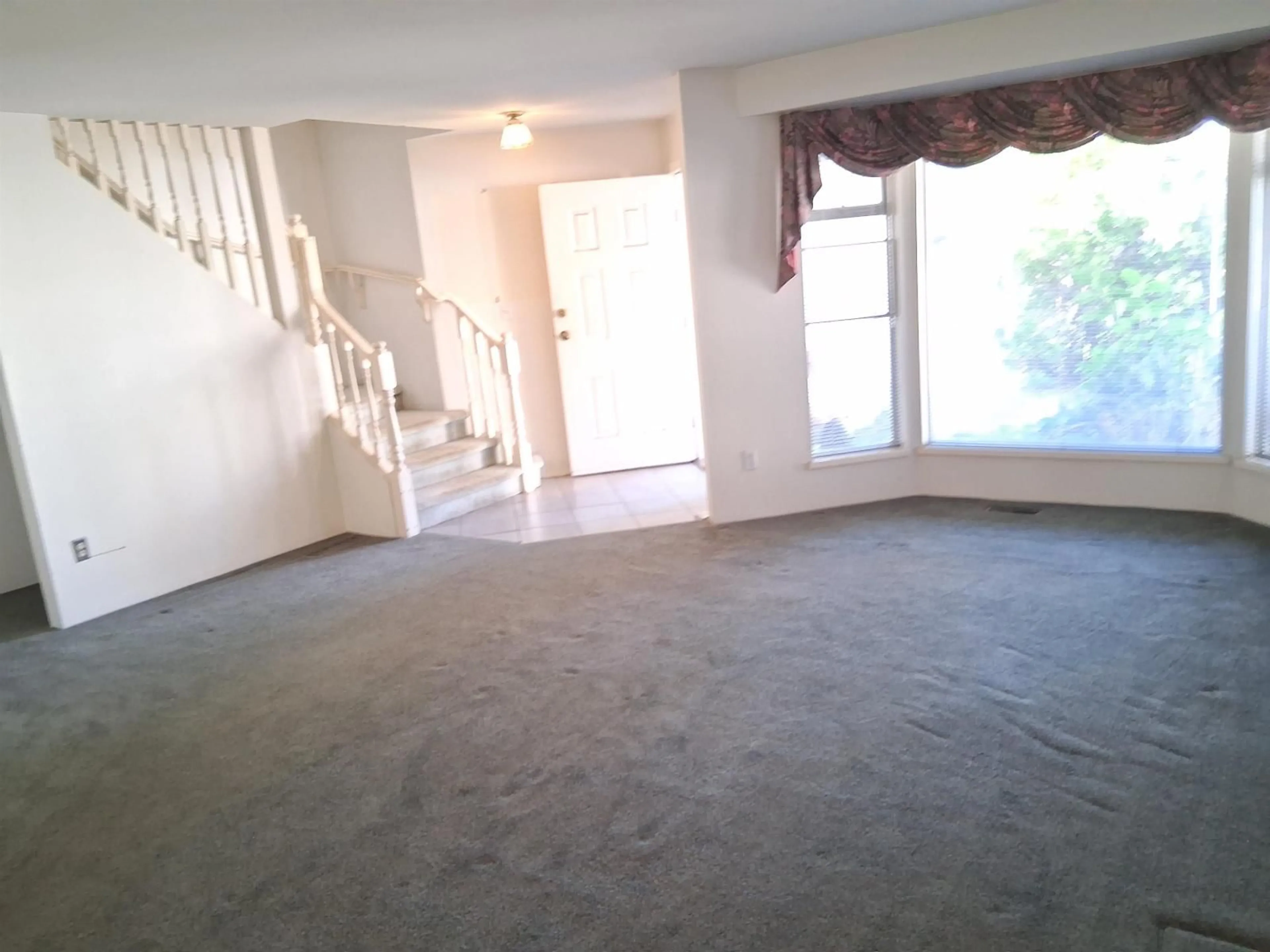 A pic of a room for 15482 91, Surrey British Columbia V3R9C1