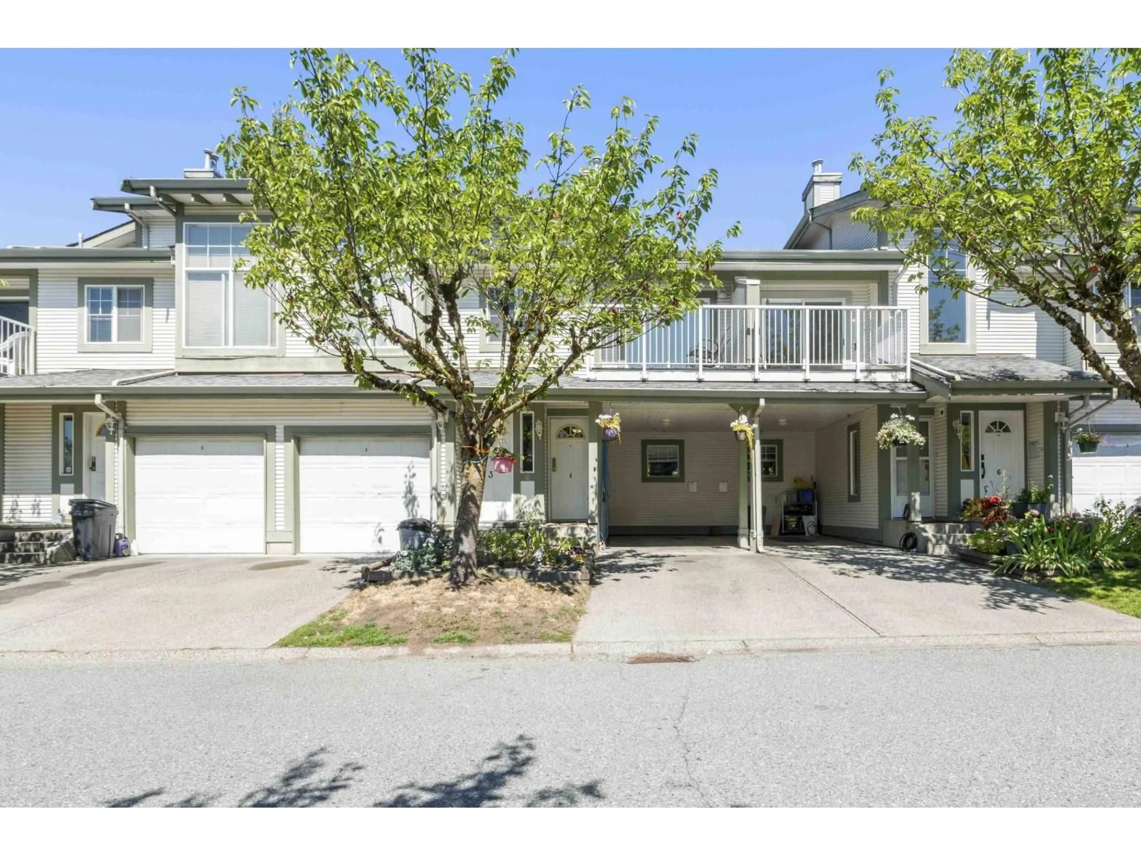 A pic from outside/outdoor area/front of a property/back of a property/a pic from drone, street for 4 - 8892 208, Langley British Columbia V1M2N8