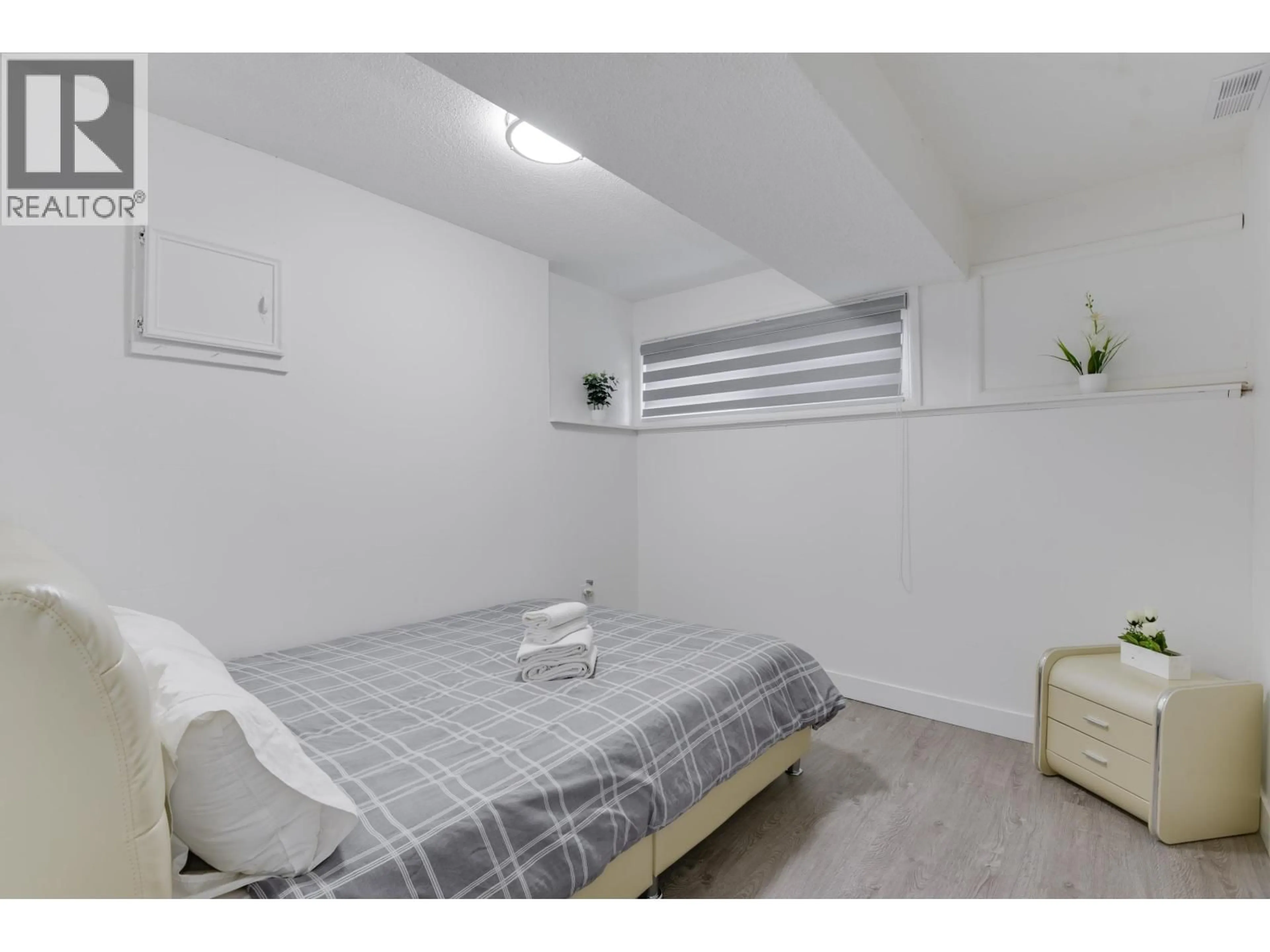 A pic of a room for 1726 PENTICTON STREET, Vancouver British Columbia V5M3B8