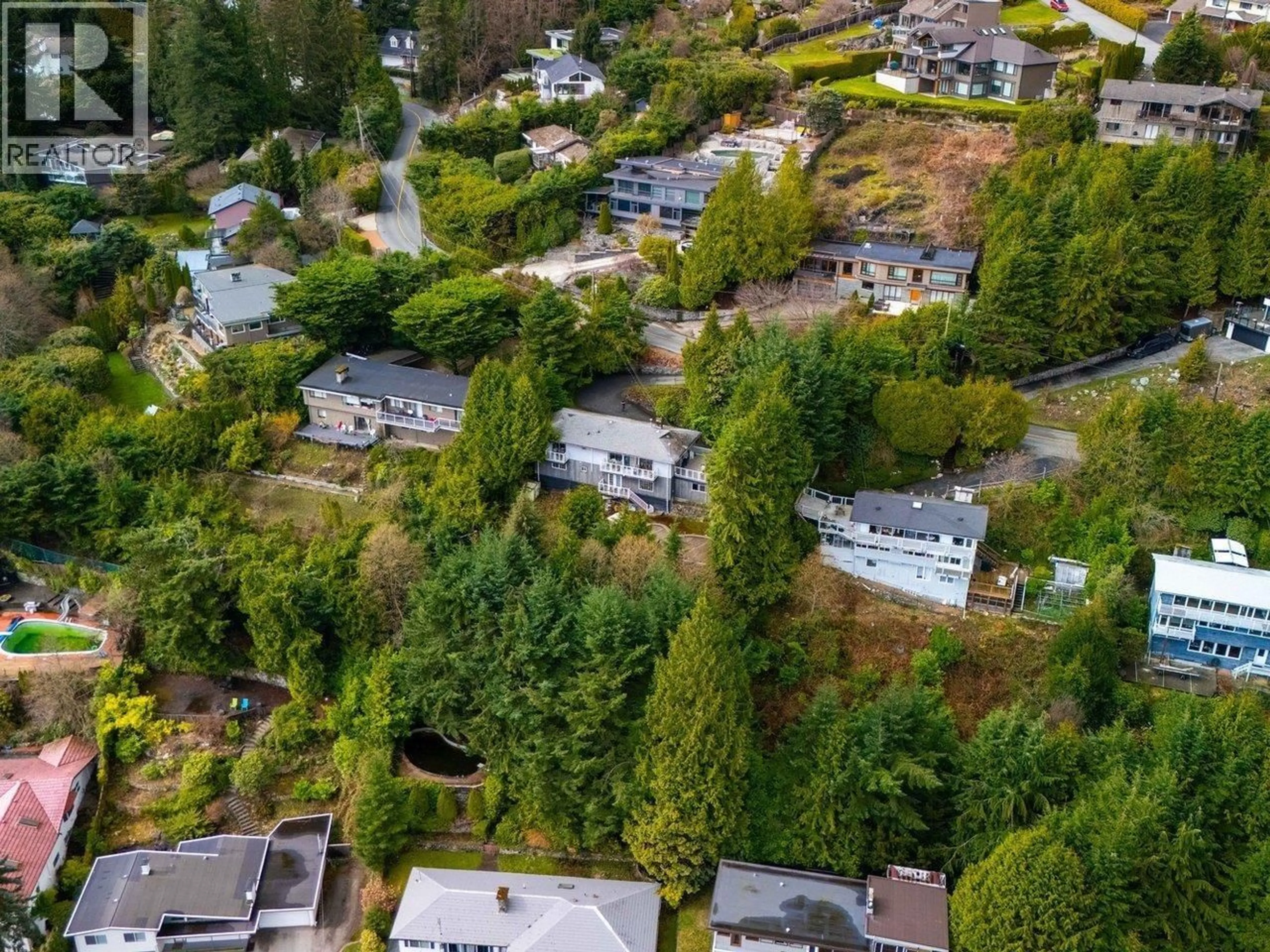 A pic from outside/outdoor area/front of a property/back of a property/a pic from drone, unknown for 530 ST. ANDREWS ROAD, West Vancouver British Columbia V7S1V2