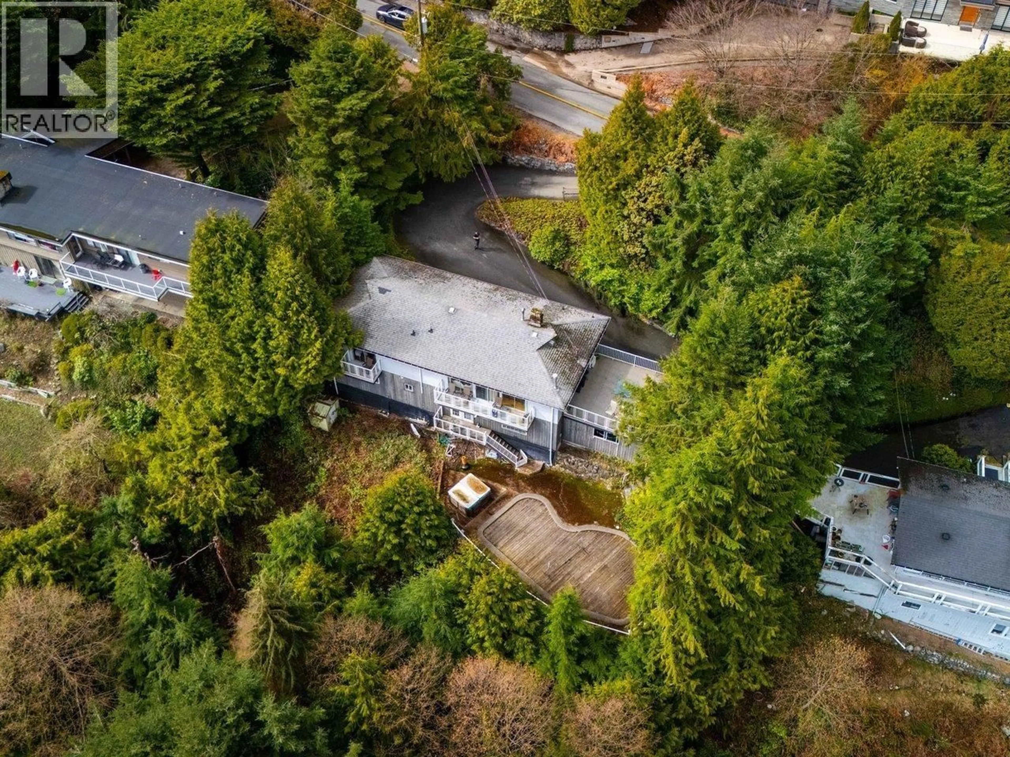 A pic from outside/outdoor area/front of a property/back of a property/a pic from drone, forest/trees view for 530 ST. ANDREWS ROAD, West Vancouver British Columbia V7S1V2