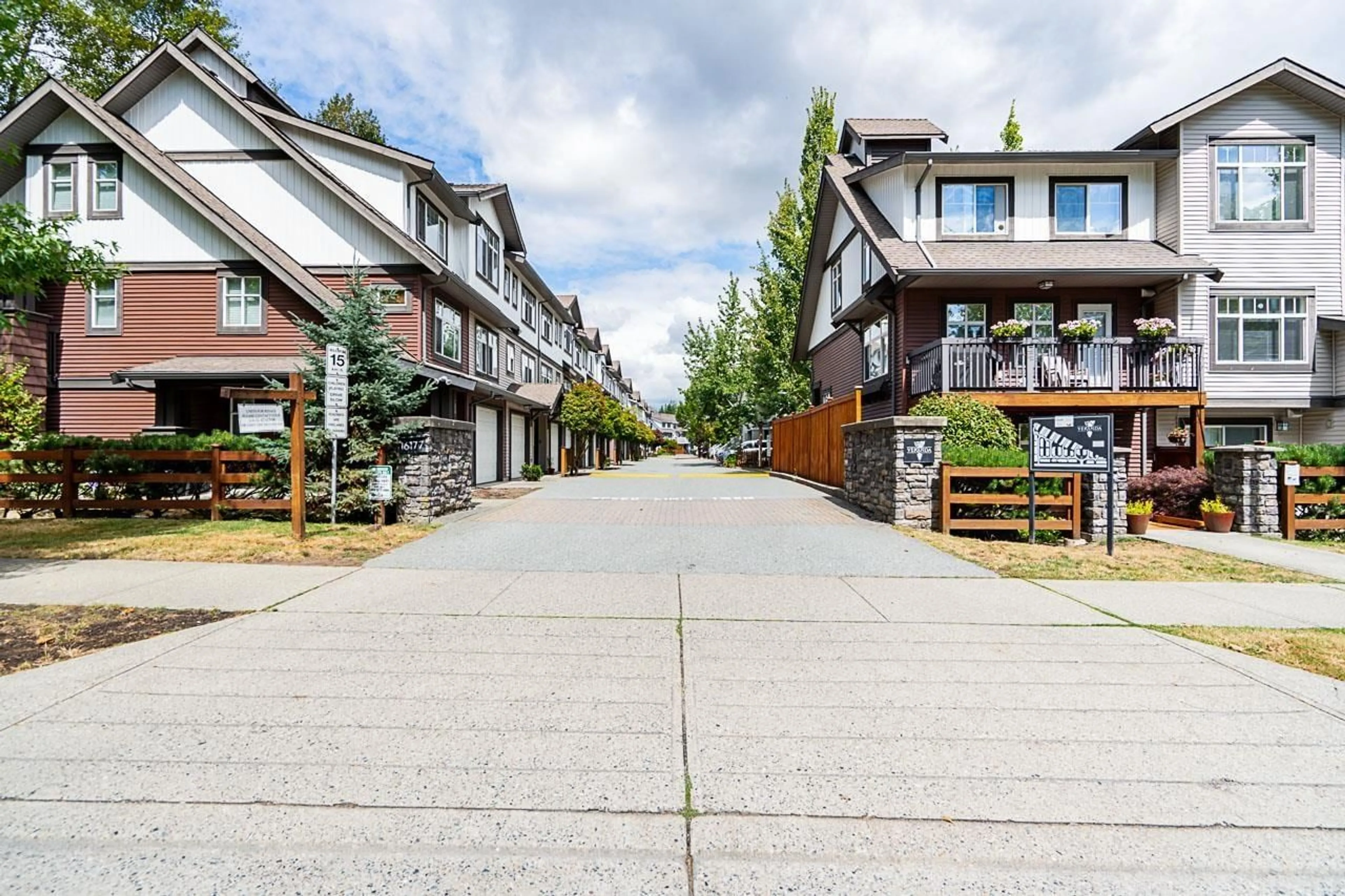 Patio, street for 185 - 16177 83, Surrey British Columbia V4N5T3