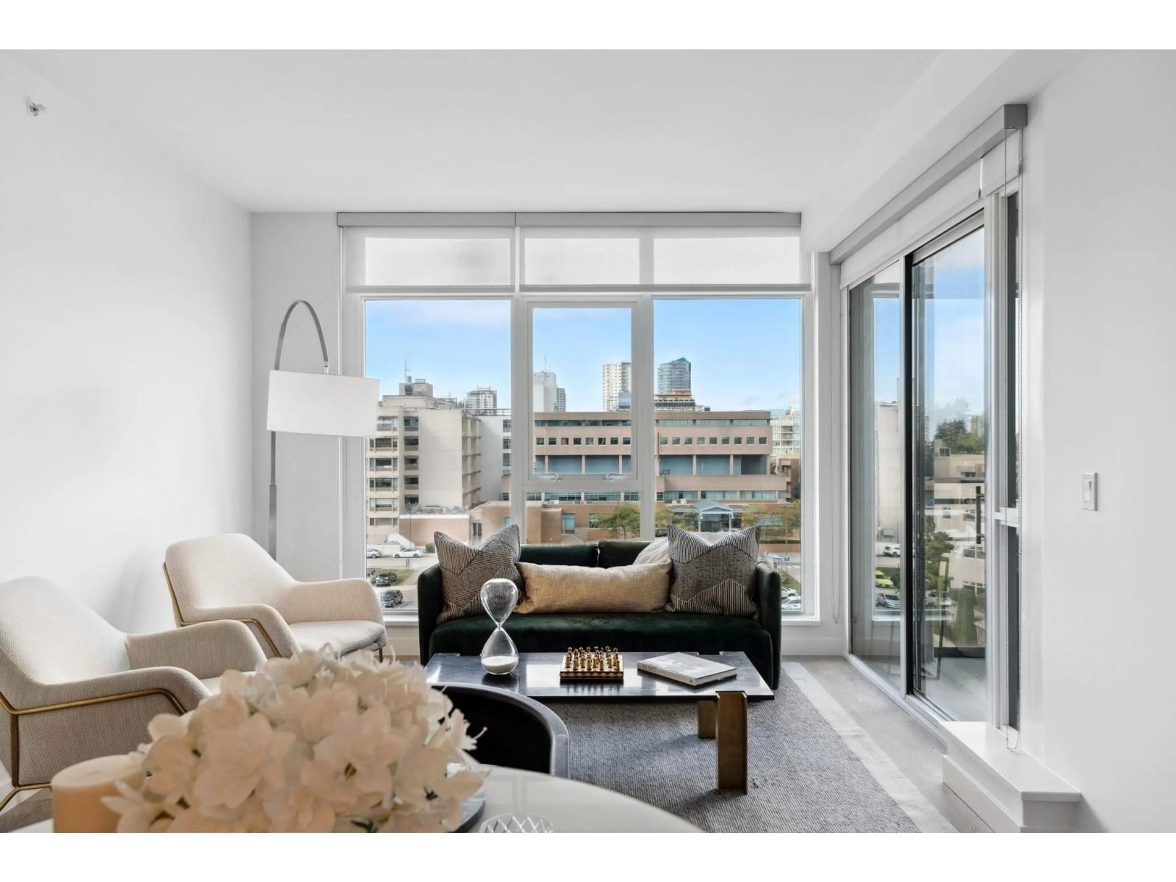 Living room with furniture, unknown for 711 - 1526 FINLAY, White Rock British Columbia V4B4L9