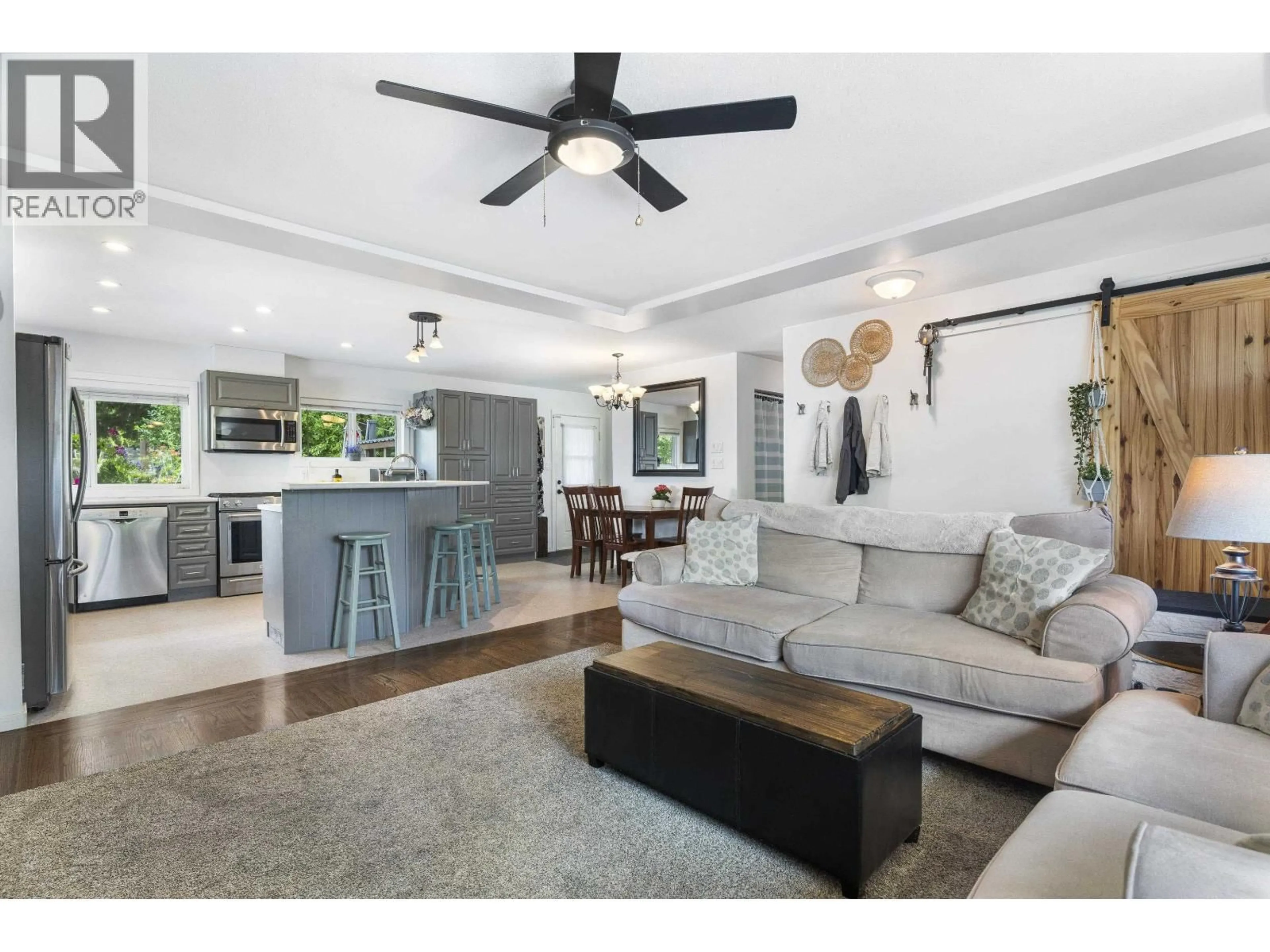 Open concept kitchen, unknown for 2850 COAST MERIDIAN ROAD, Port Coquitlam British Columbia V3B3M3