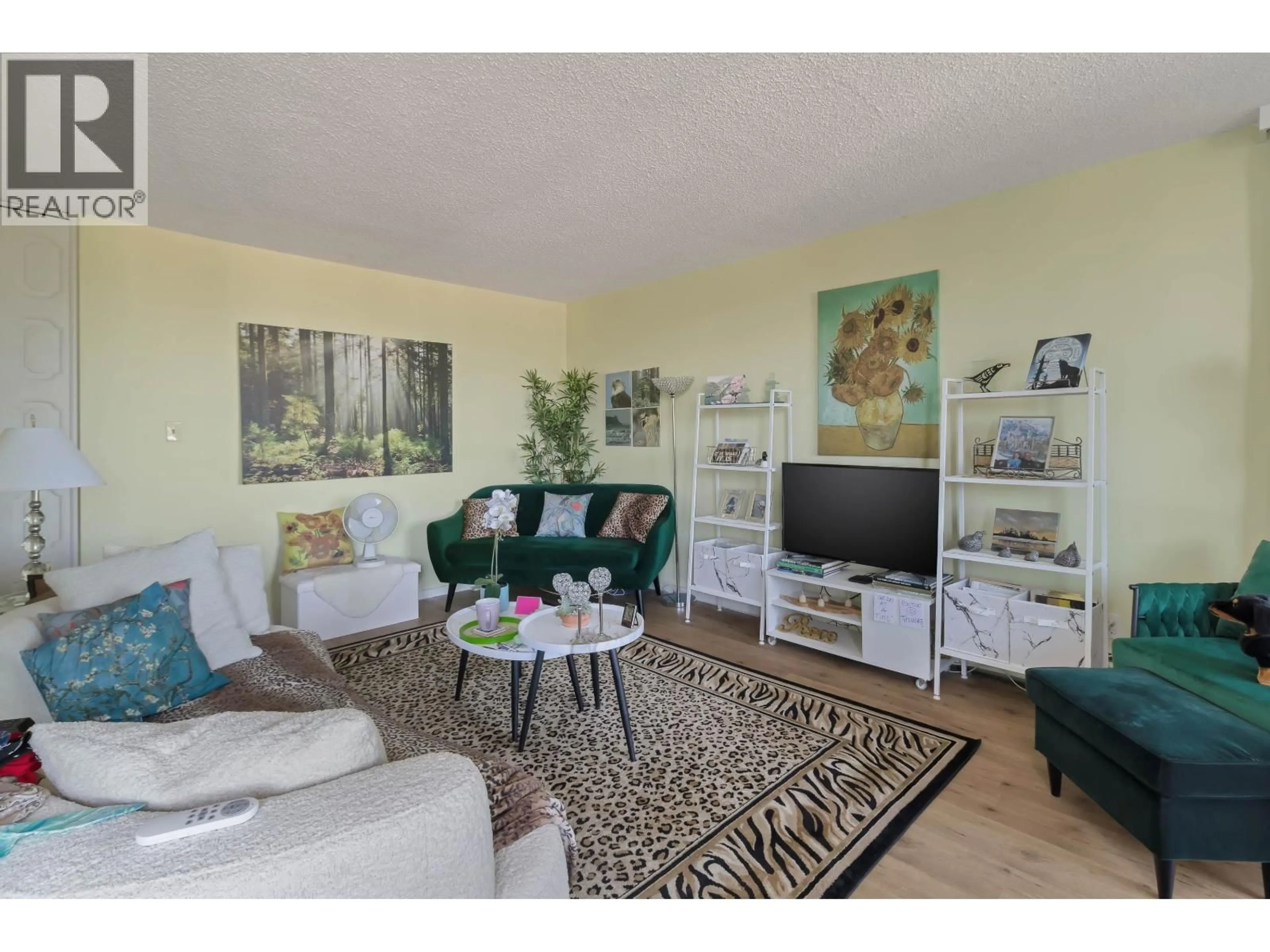 Living room with furniture, unknown for 1003 - 740 HAMILTON STREET, New Westminster British Columbia V3M5T7