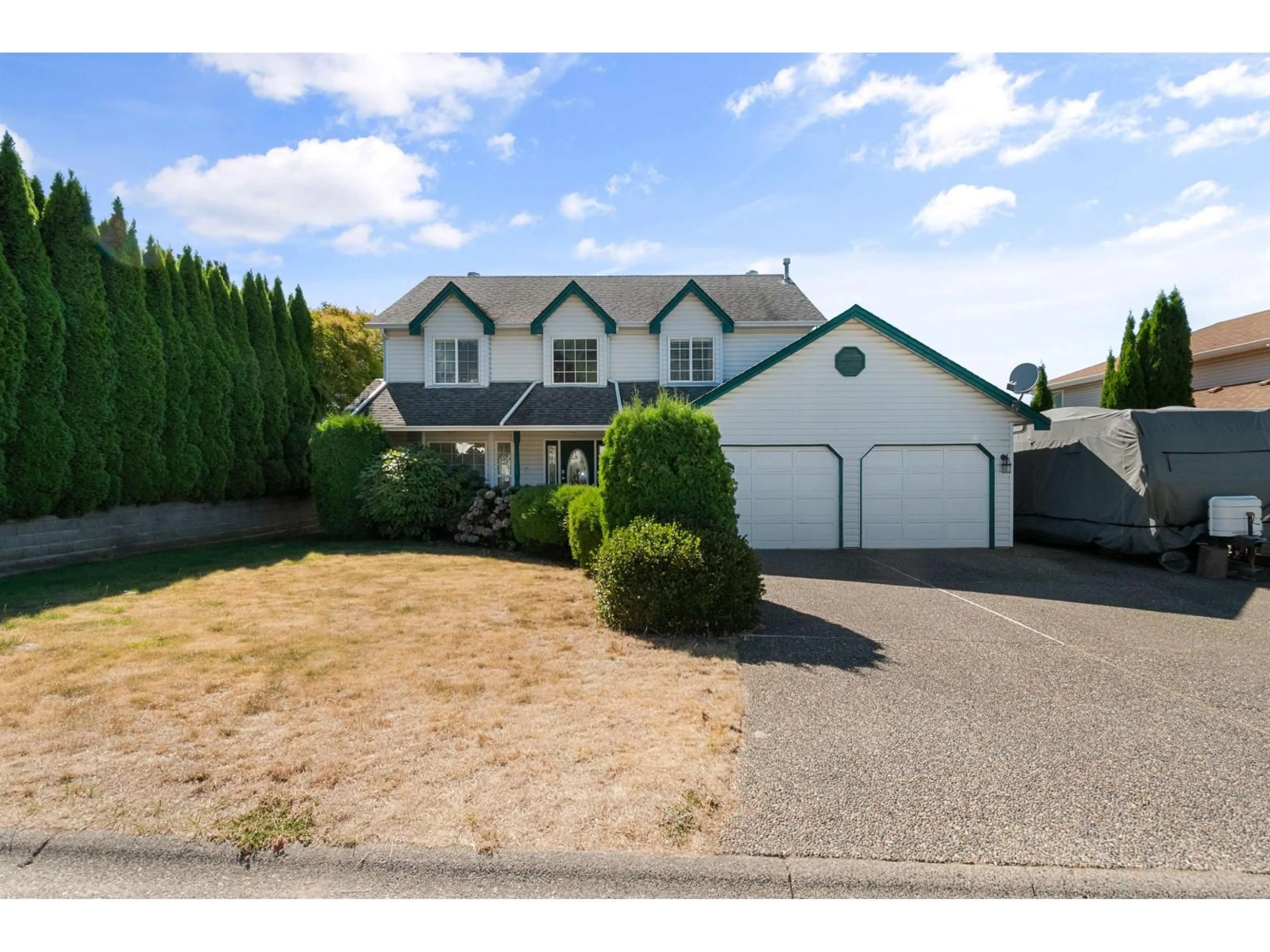 A pic from outside/outdoor area/front of a property/back of a property/a pic from drone, street for 5489 ALPINE CRESCENT, Chilliwack British Columbia V2R3W2