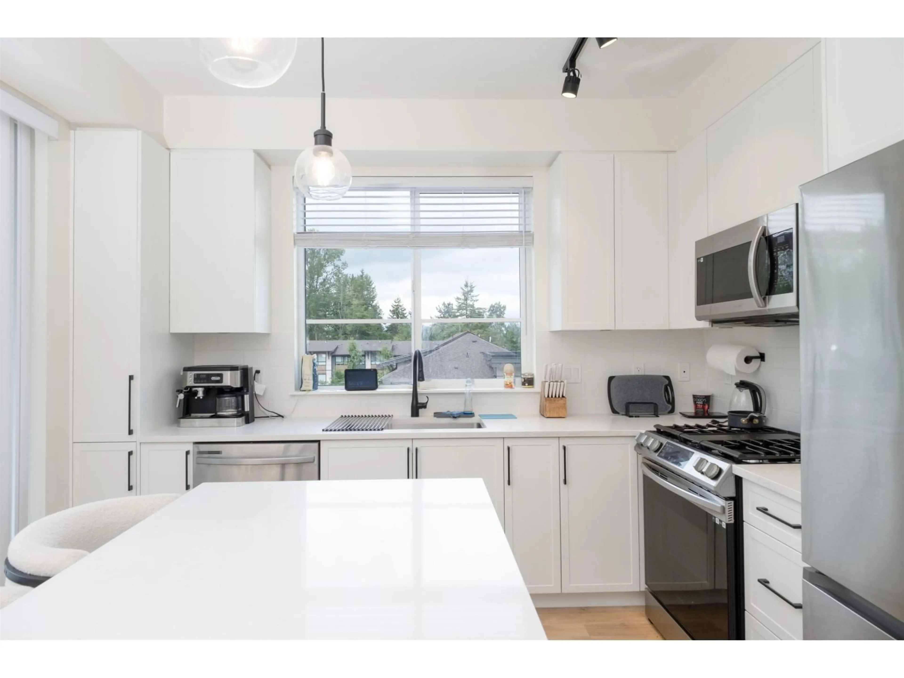 Standard kitchen, unknown for 424 - 7506 199A, Langley British Columbia V2Y3K9