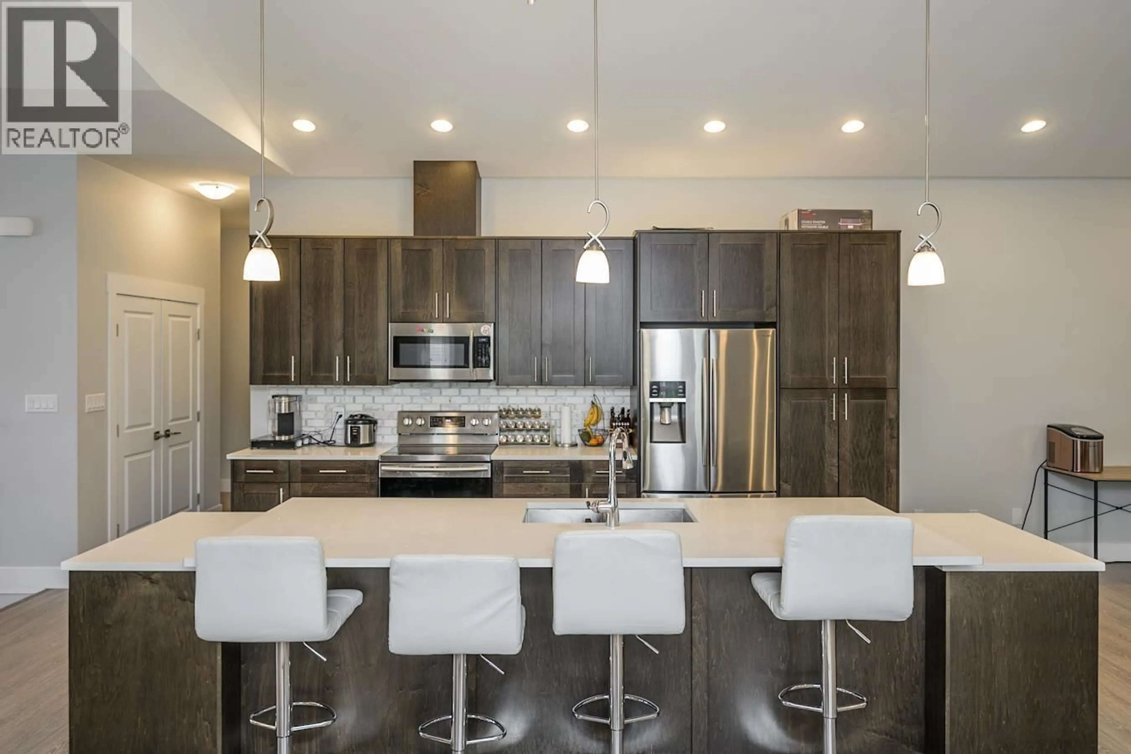 Contemporary kitchen, unknown for 1149 MONTEITH COURT, Prince George British Columbia V2N0G8
