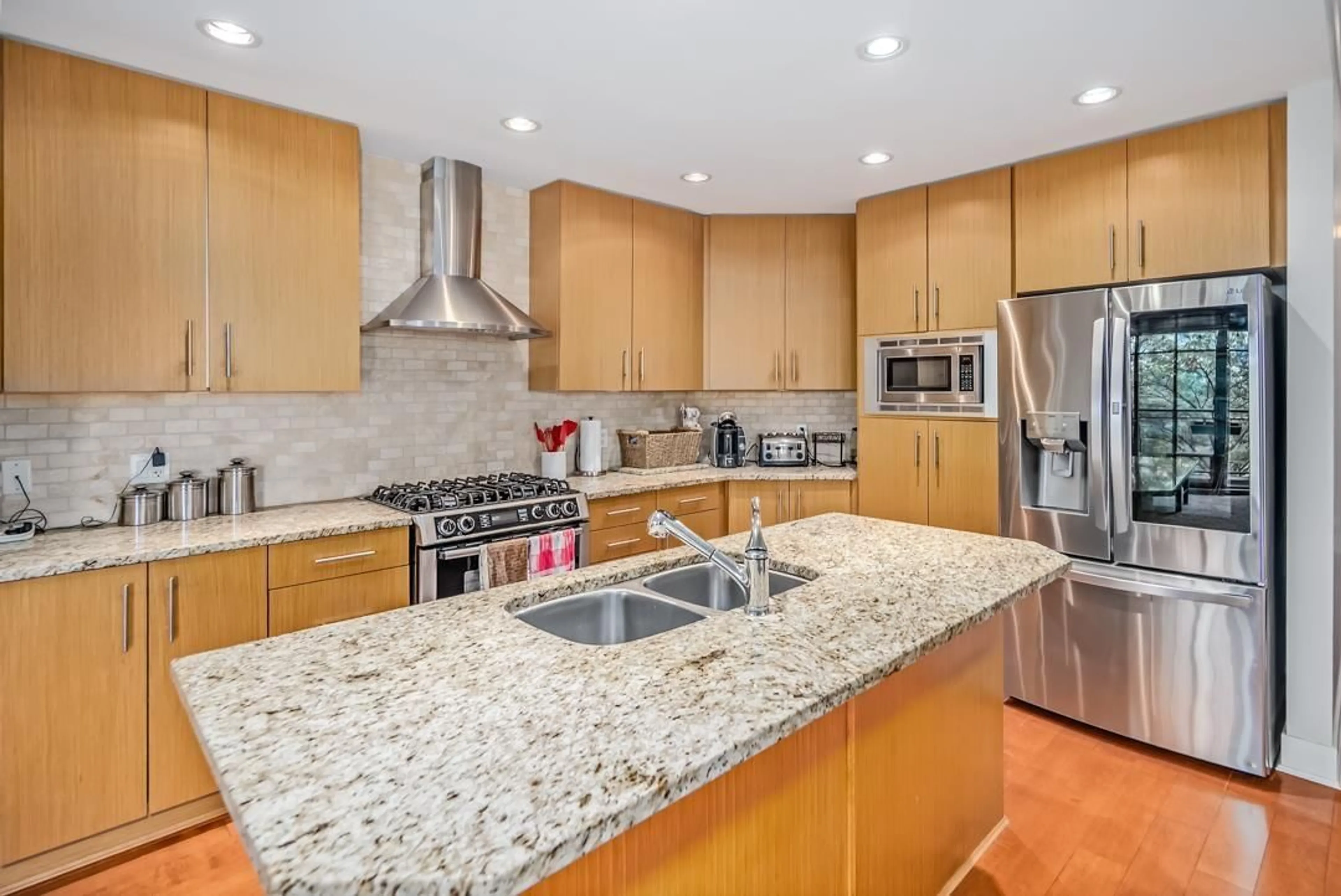 Open concept kitchen, unknown for 204 - 16421 64, Surrey British Columbia V3S6V7