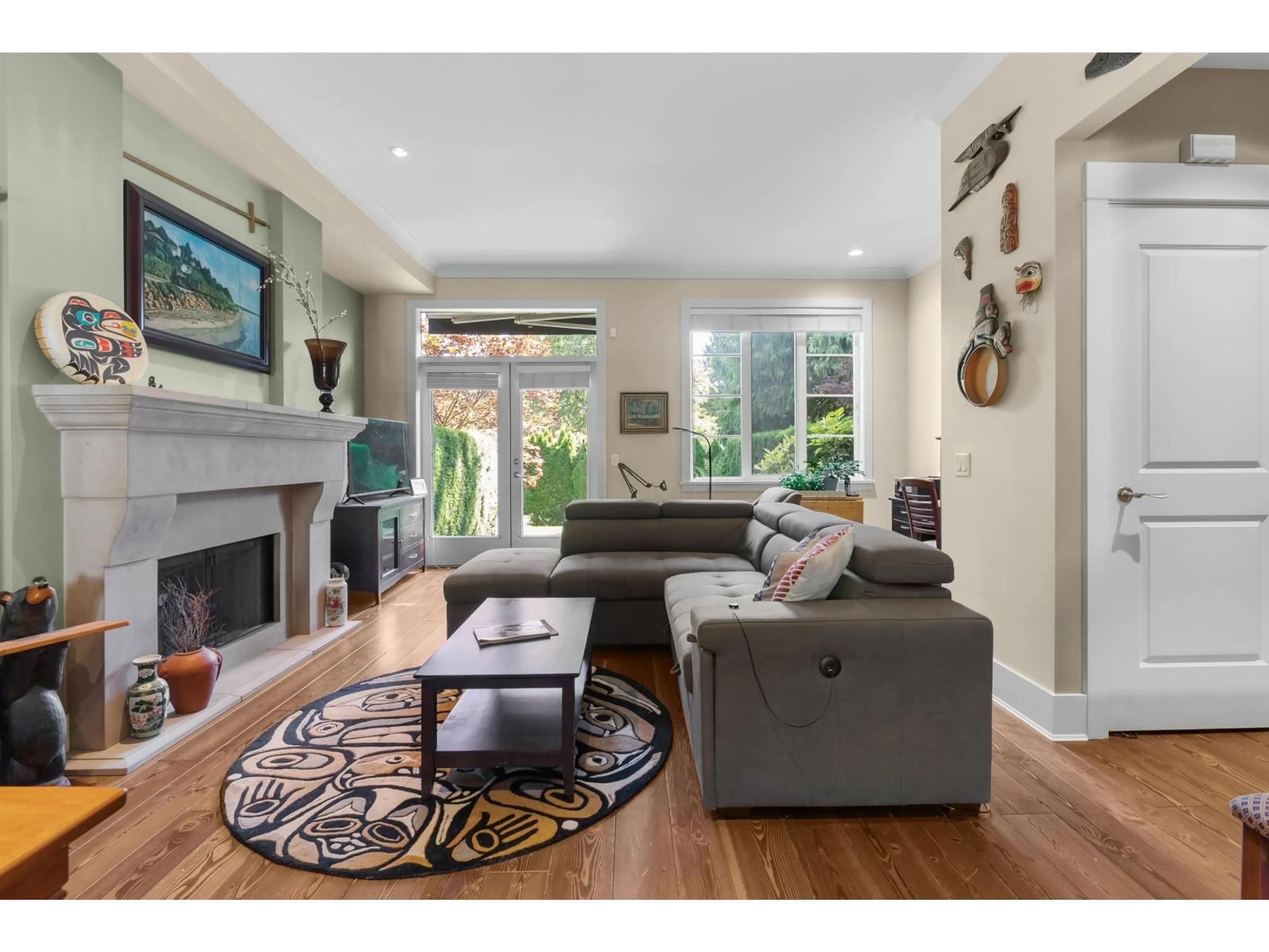 Living room with furniture, unknown for 420 - 2580 LANGDON, Abbotsford British Columbia V2T0A9