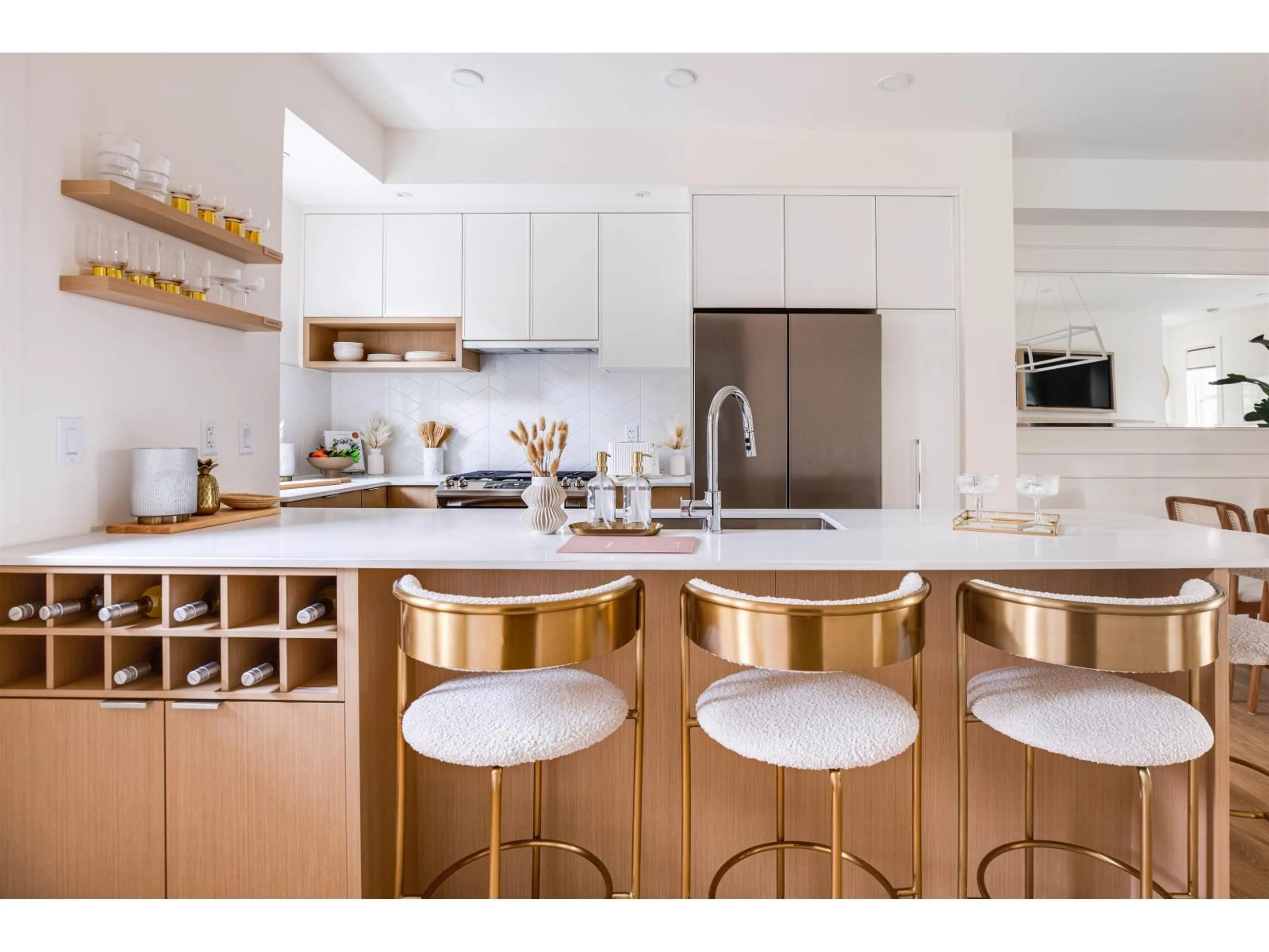 Contemporary kitchen, unknown for 189 - 2350 165, Surrey British Columbia V3Z1J9