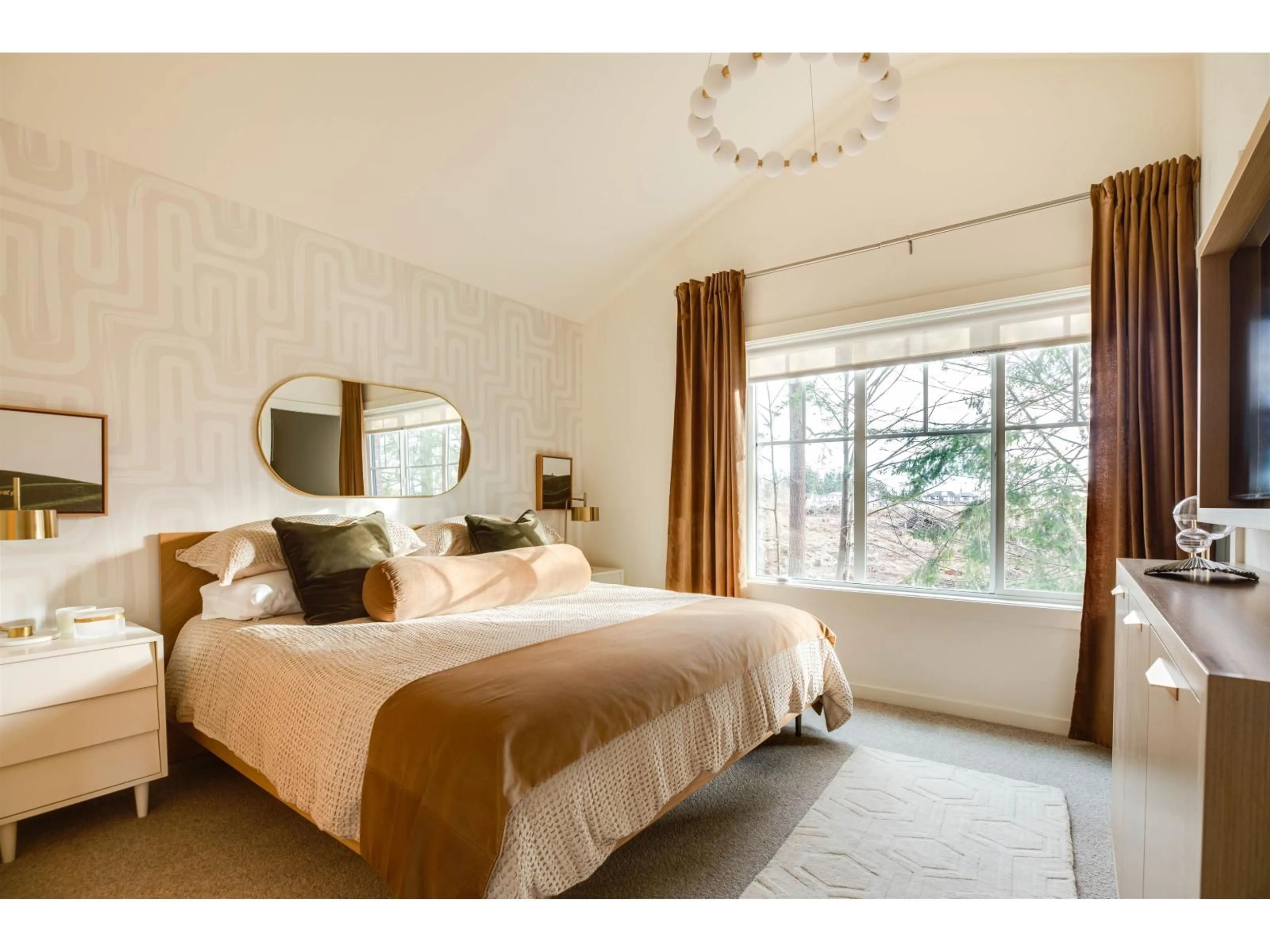 Bedroom with bed, unknown for 189 - 2350 165, Surrey British Columbia V3Z1J9