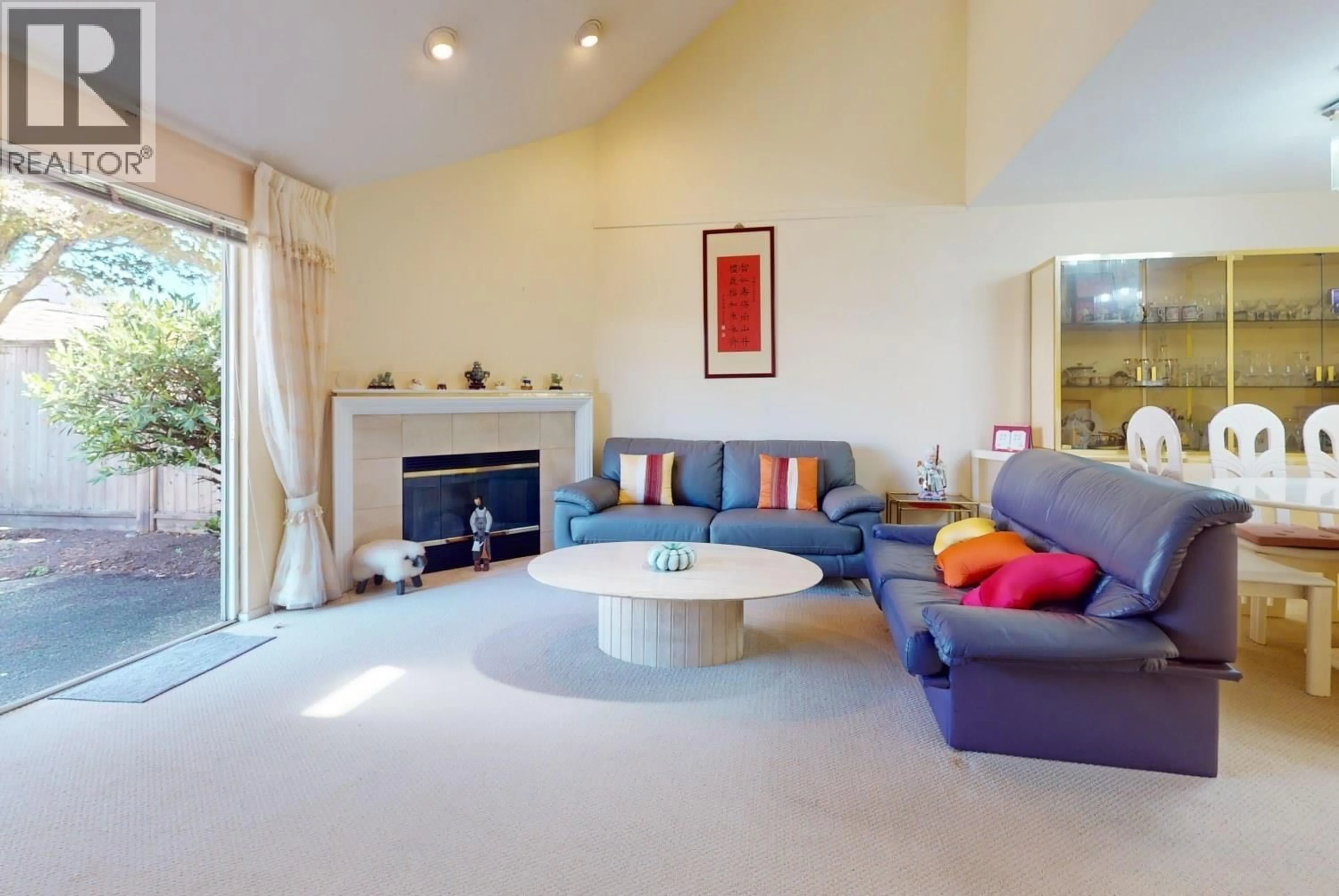 Living room with furniture, unknown for 6 - 8231 FRANCIS ROAD, Richmond British Columbia V6Y1A5