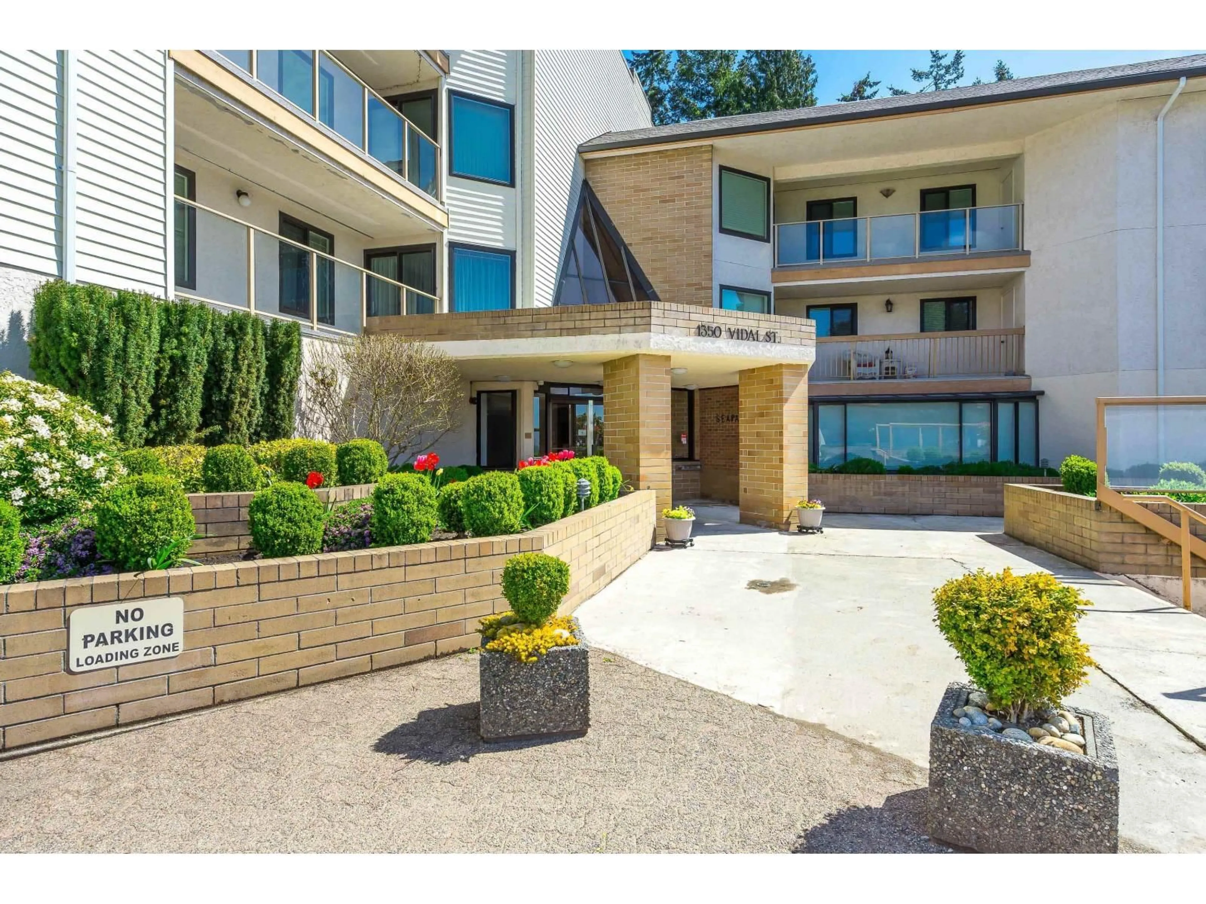 Unknown for 715 - 1350 VIDAL, White Rock British Columbia V4B5G6