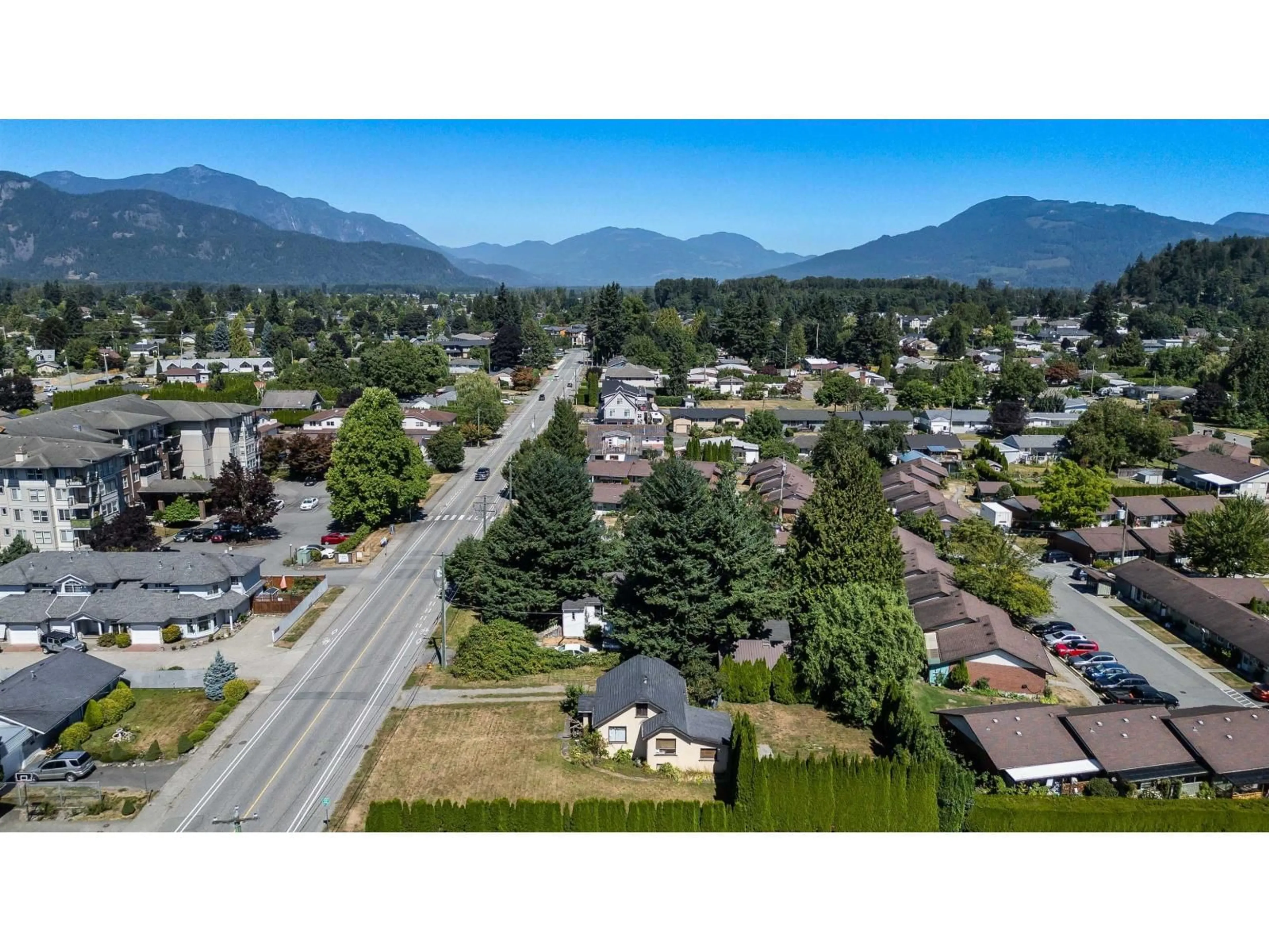 A pic from outside/outdoor area/front of a property/back of a property/a pic from drone, mountain view for 9438 BROADWAY STREET, Chilliwack British Columbia V2P5T9