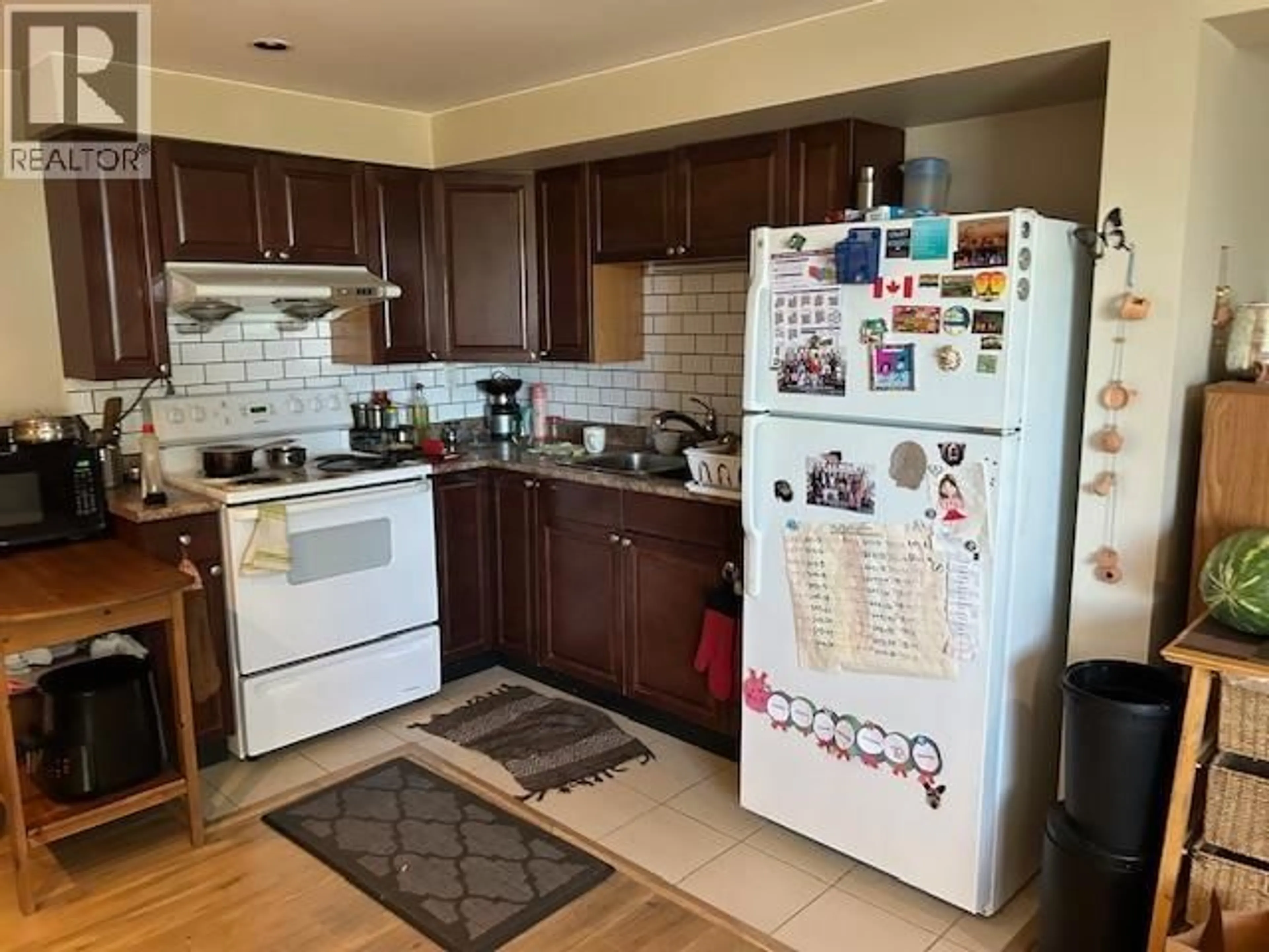 Standard kitchen, unknown for 7592 FRASER STREET, Vancouver British Columbia V5X3W6