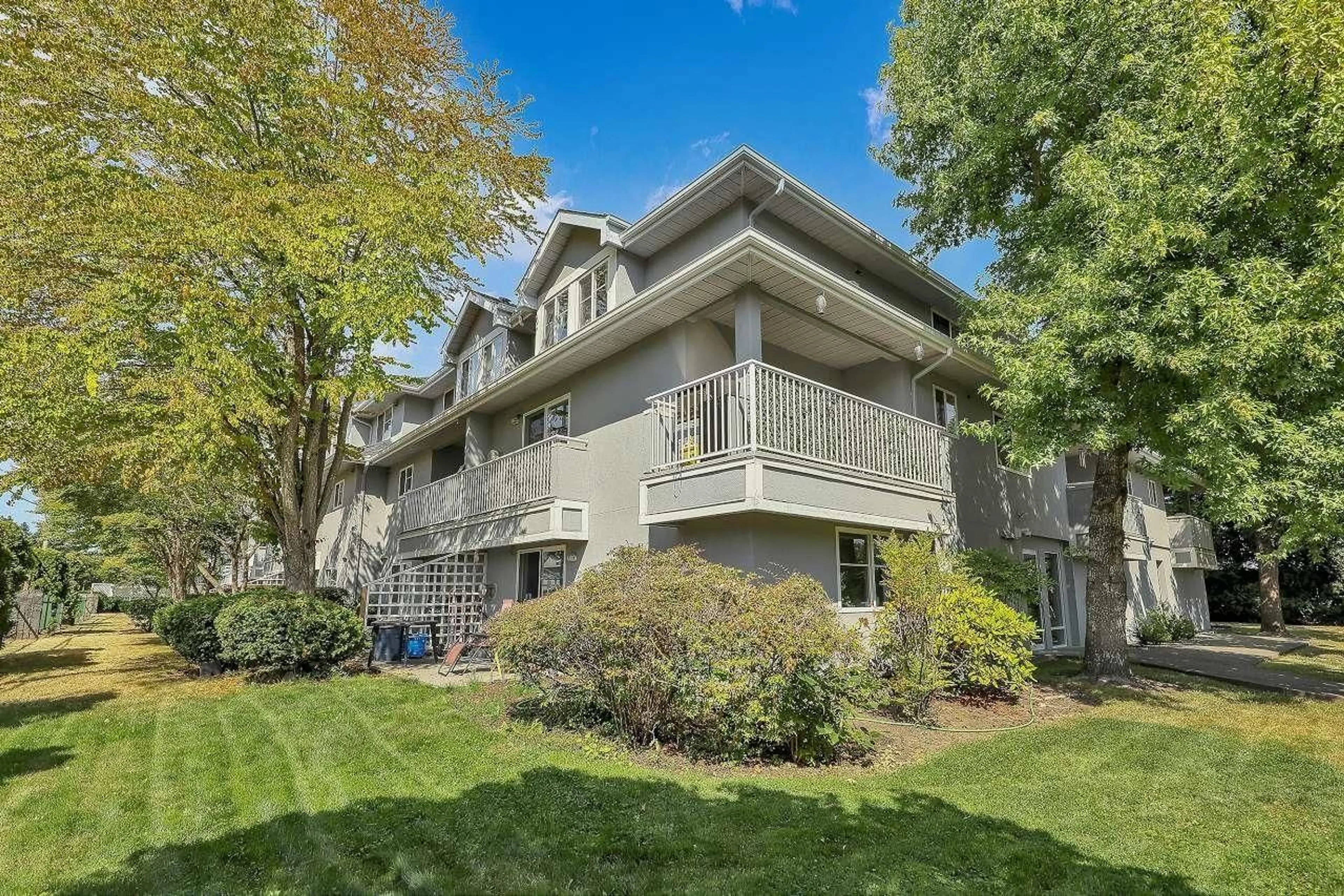 Patio, unknown for 215 - 19953 55A, Langley British Columbia V3A3X4