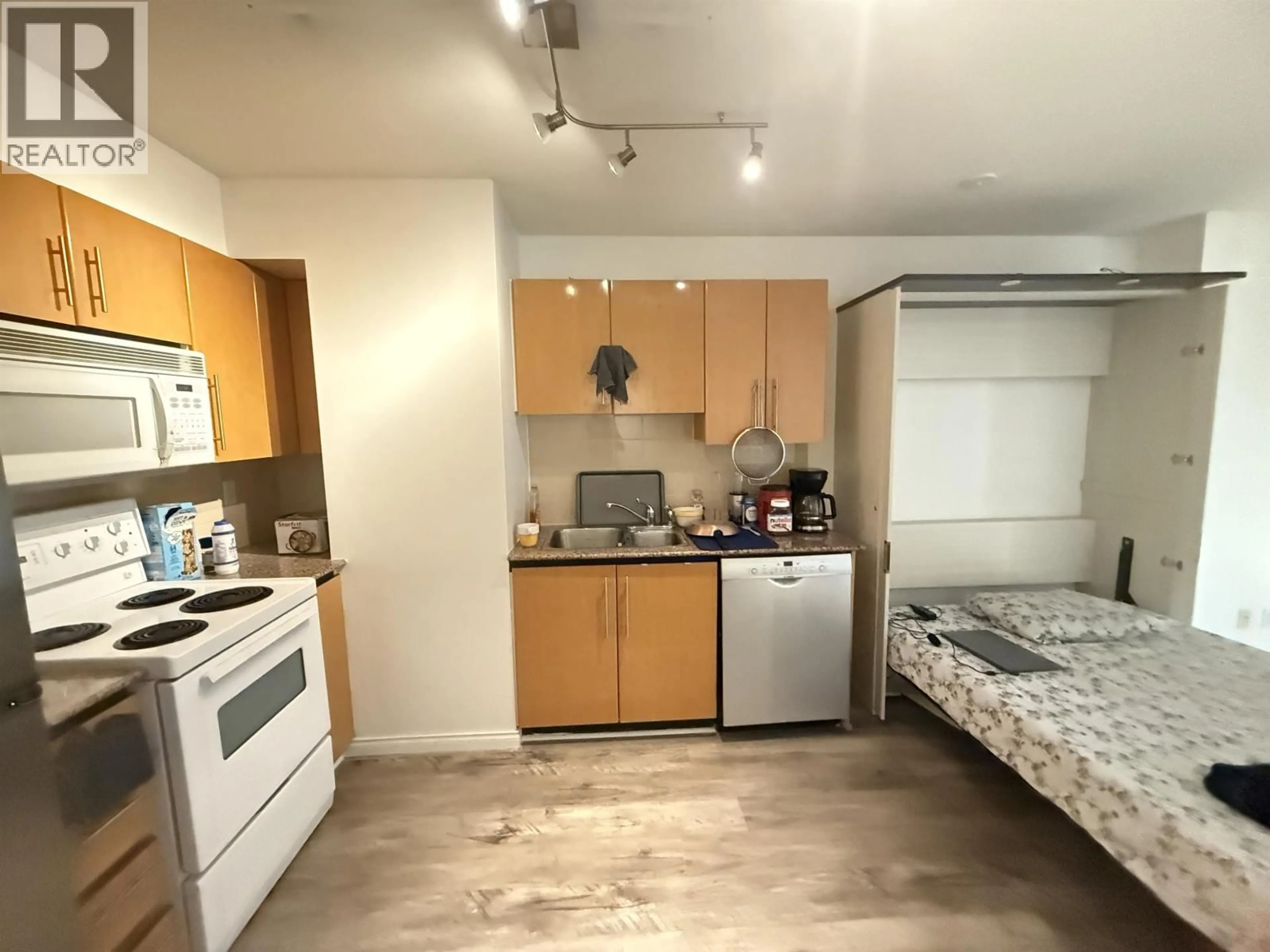 Standard kitchen, unknown for 710 - 1189 HOWE STREET, Vancouver British Columbia V6Z2X4
