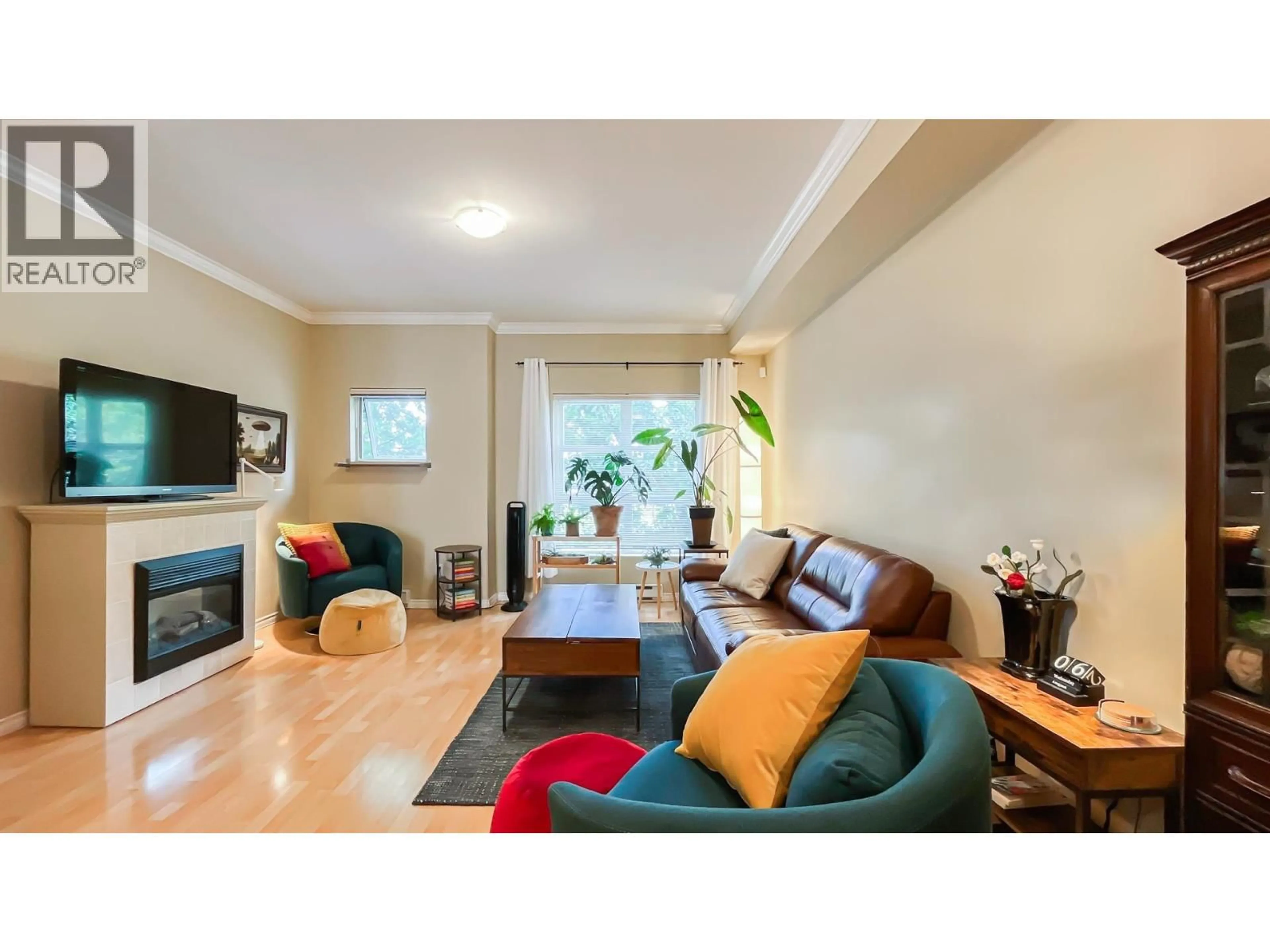 Living room with furniture, unknown for 255 - 13020 NO. 2 ROAD, Richmond British Columbia V7E6S3