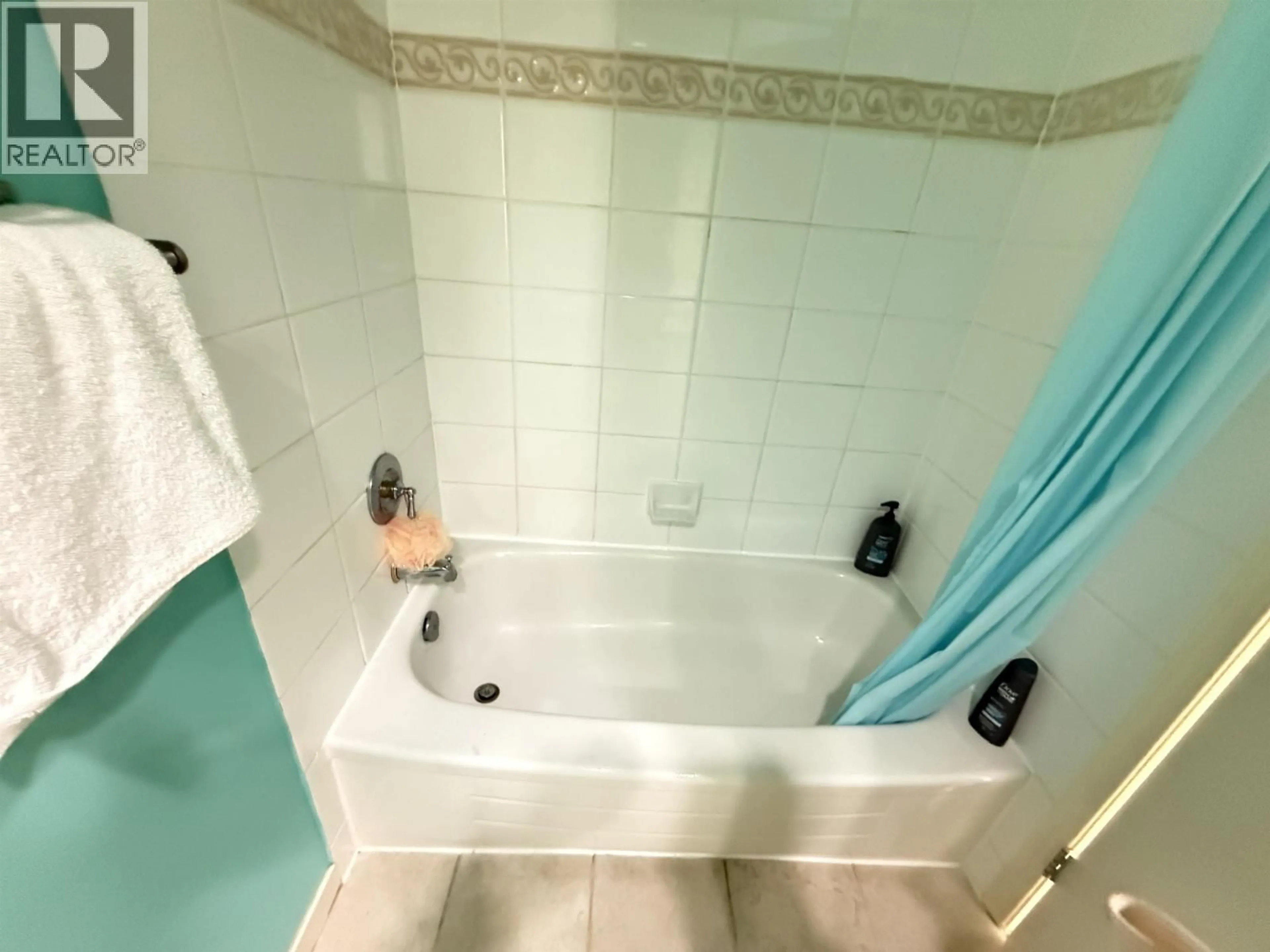 Contemporary bathroom, ceramic/tile floor for 1010 - 1331 ALBERNI STREET, Vancouver British Columbia V6E4S1