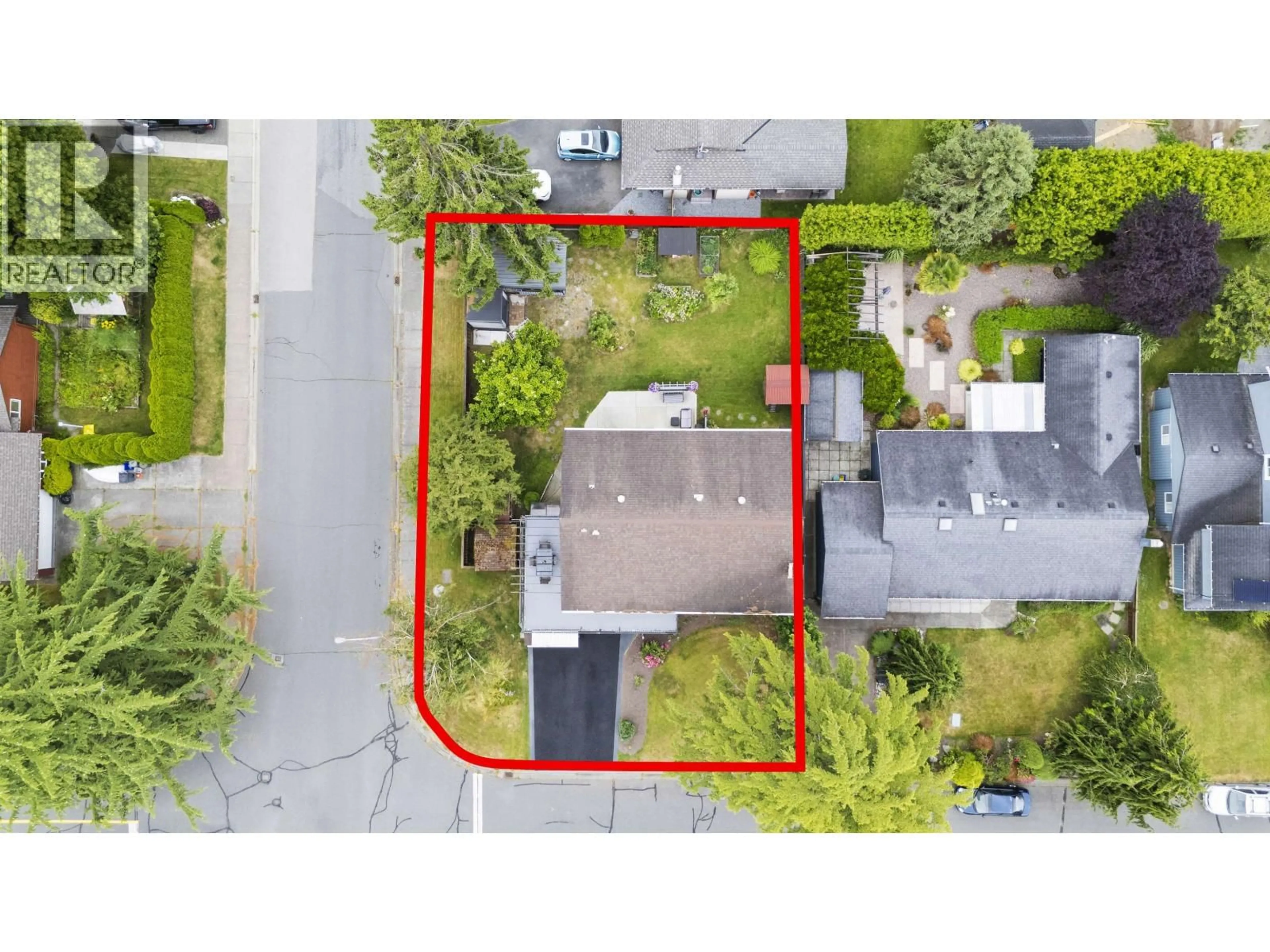 A pic from outside/outdoor area/front of a property/back of a property/a pic from drone, street for 5362 ASPEN WAY, Delta British Columbia V4K3R4