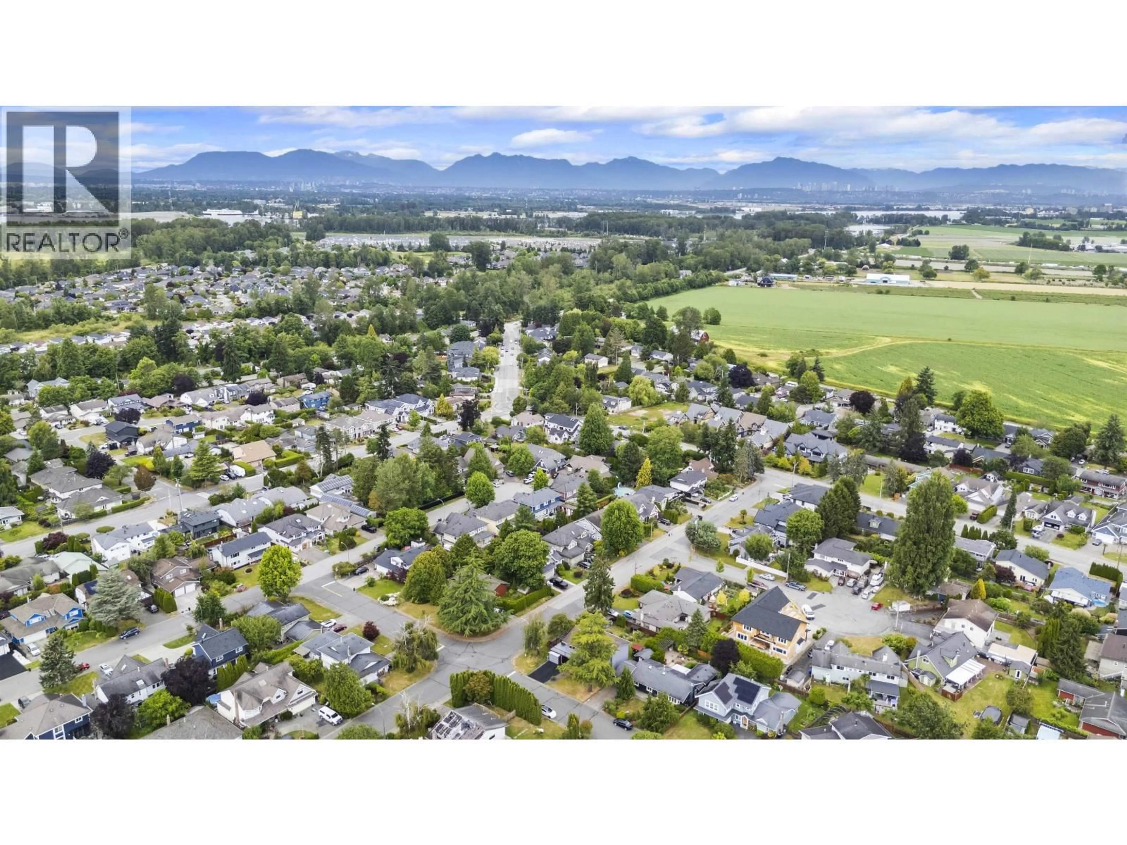 A pic from outside/outdoor area/front of a property/back of a property/a pic from drone, mountain view for 5362 ASPEN WAY, Delta British Columbia V4K3R4