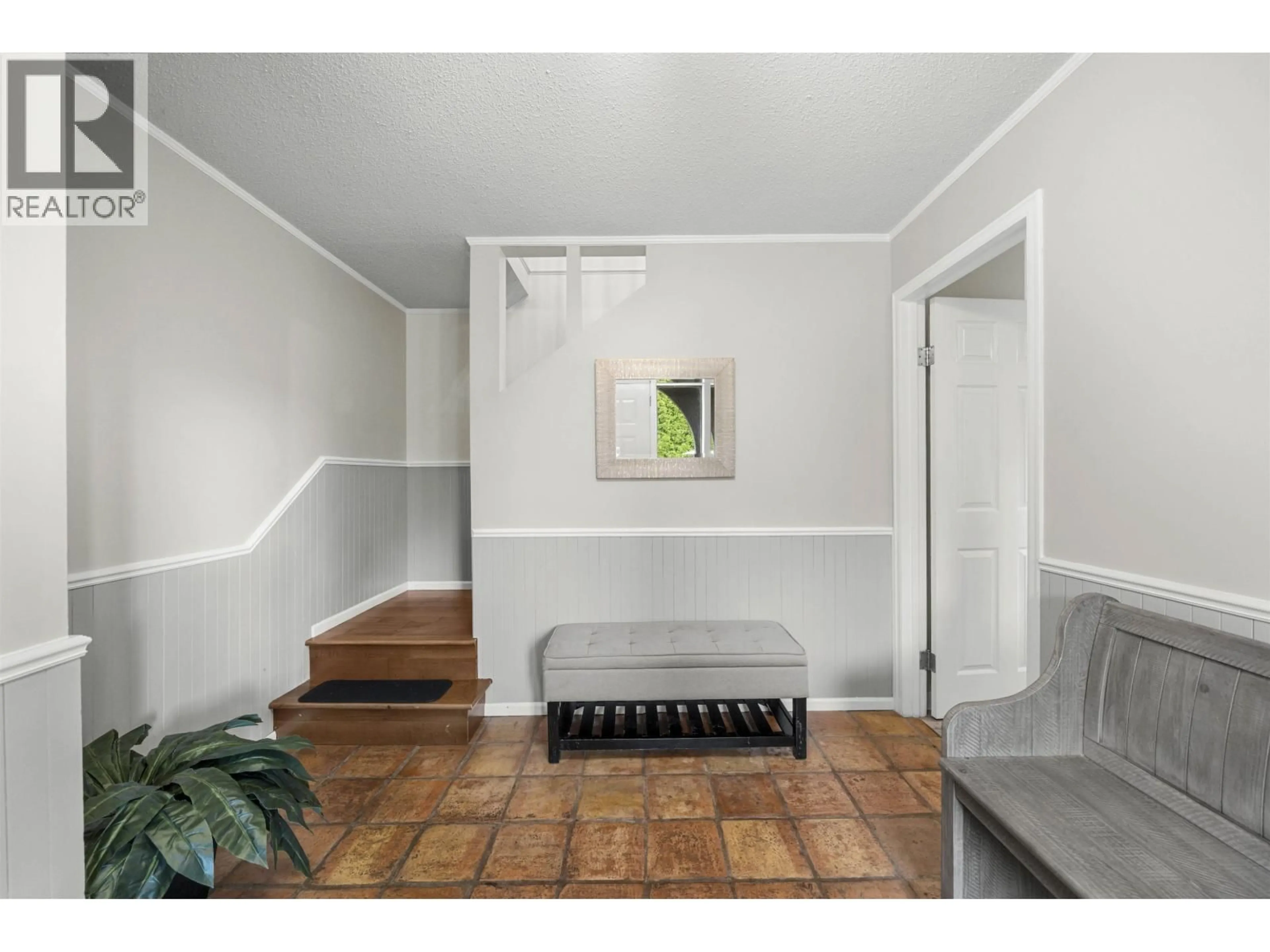 Indoor entryway for 5362 ASPEN WAY, Delta British Columbia V4K3R4