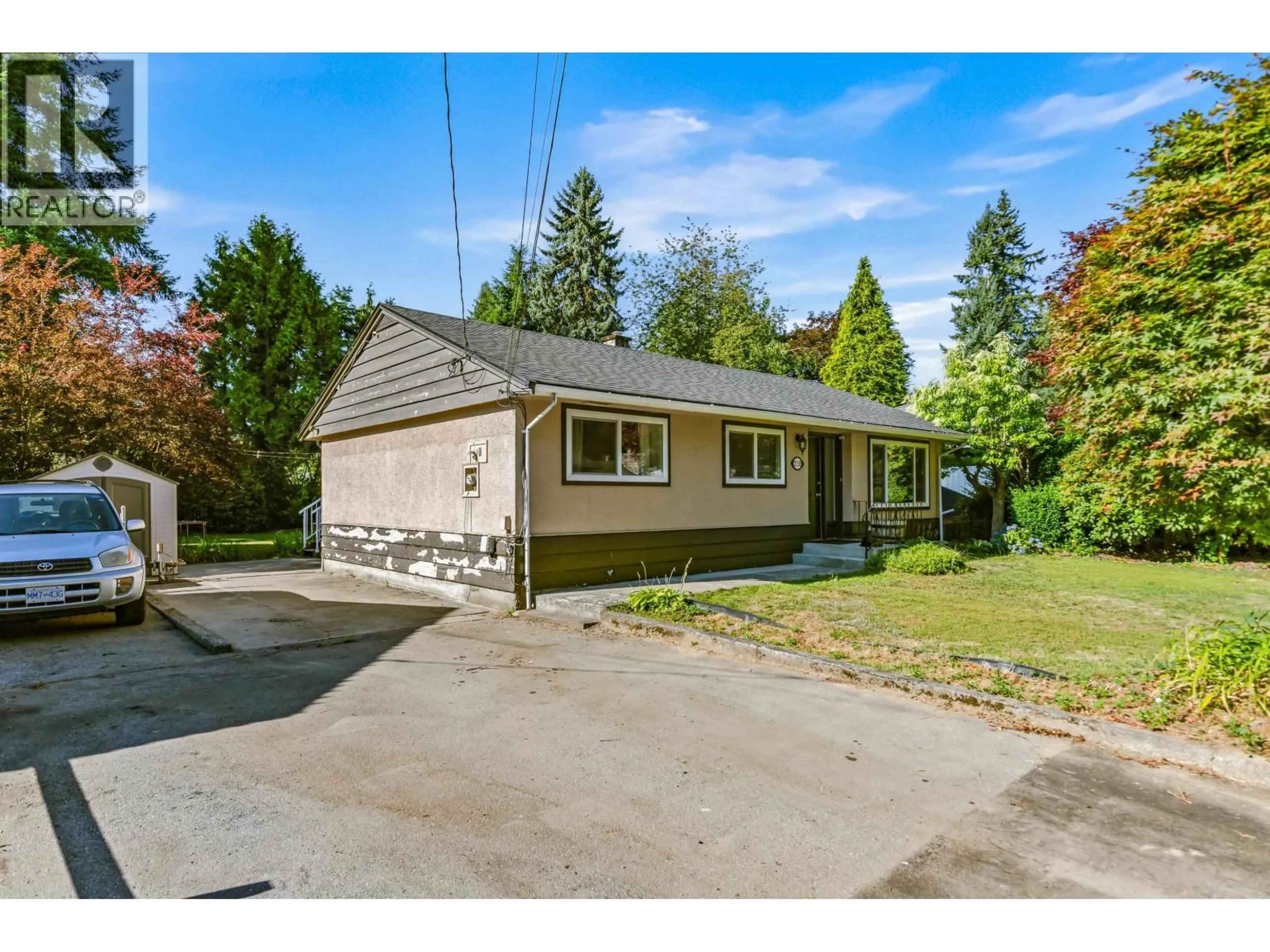A pic from outside/outdoor area/front of a property/back of a property/a pic from drone, street for 21530 123 AVENUE, Maple Ridge British Columbia V2X4C2