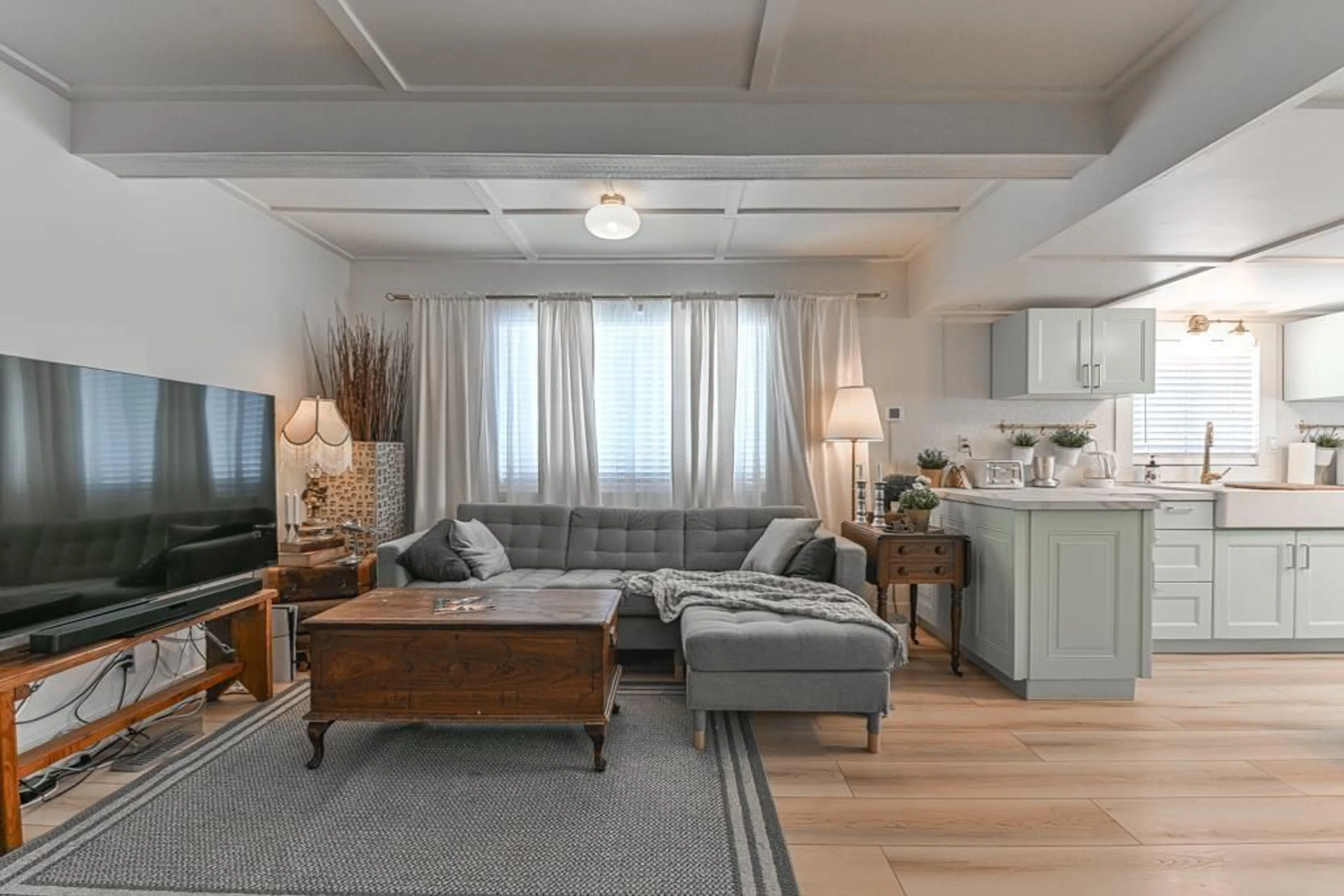Living room with furniture, unknown for 2 - 41711 TAYLOR, Mission British Columbia V0M1G0