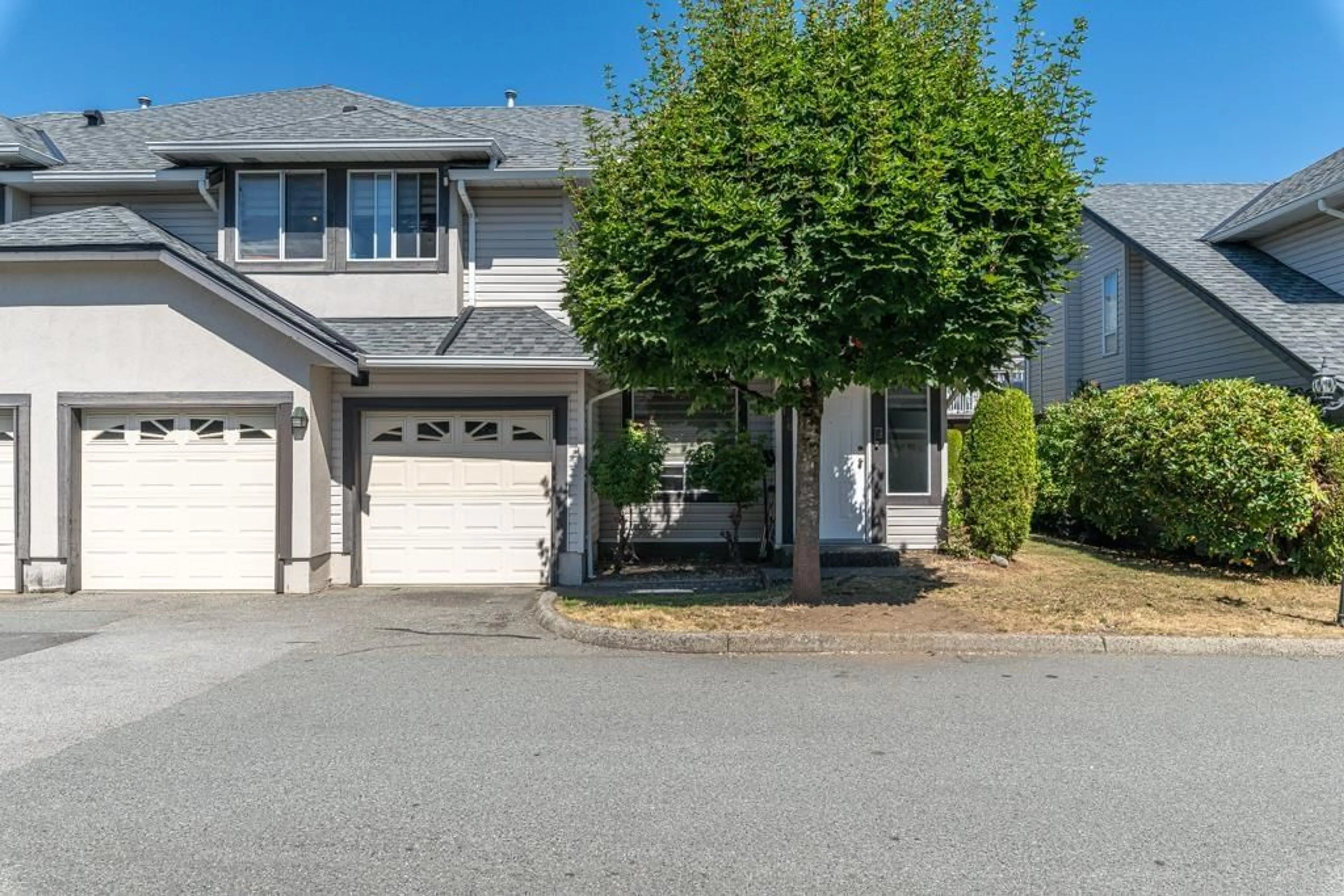 A pic from outside/outdoor area/front of a property/back of a property/a pic from drone, street for 136 - 3160 TOWNLINE, Abbotsford British Columbia V2T5P4