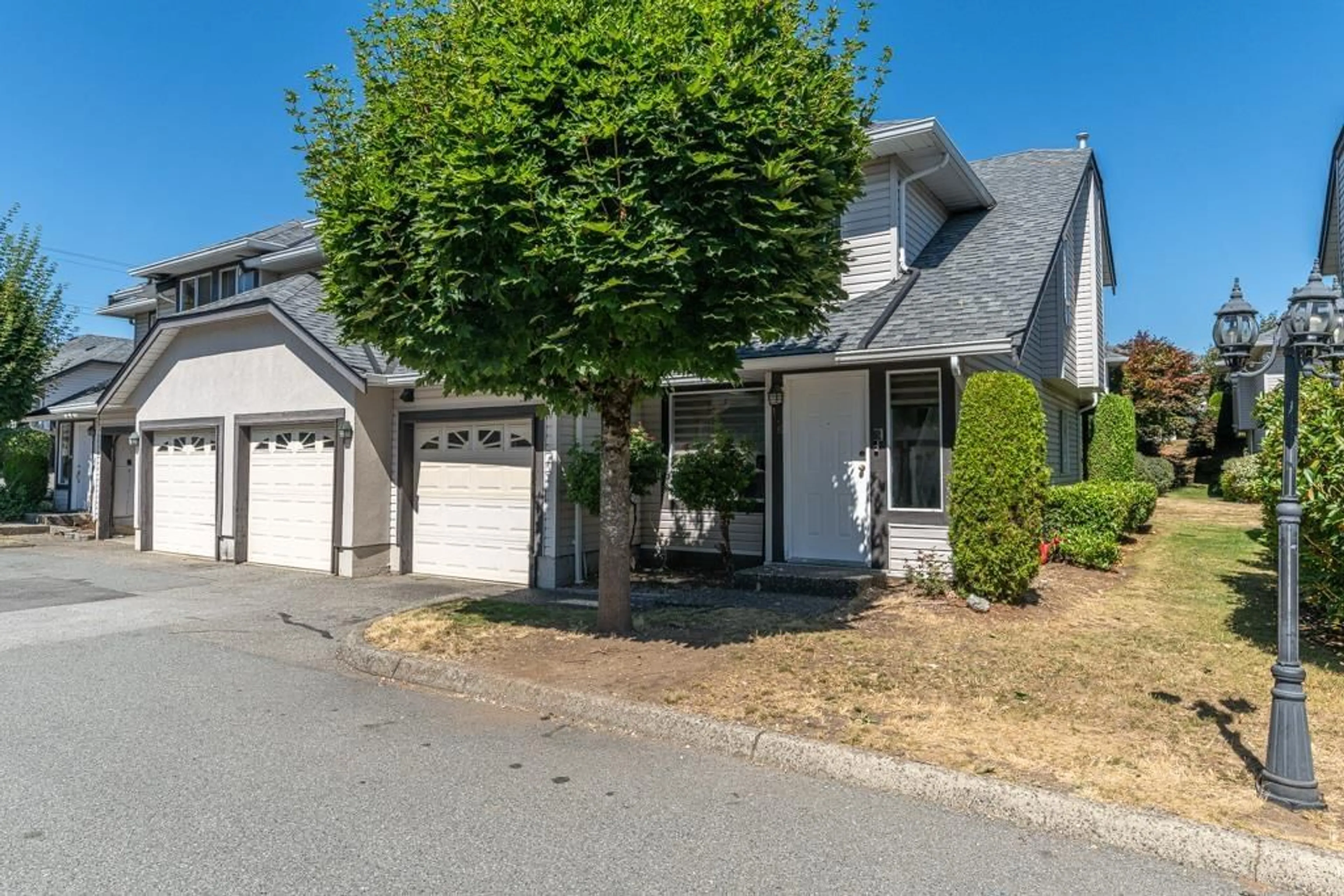 Home with vinyl exterior material, street for 136 - 3160 TOWNLINE, Abbotsford British Columbia V2T5P4