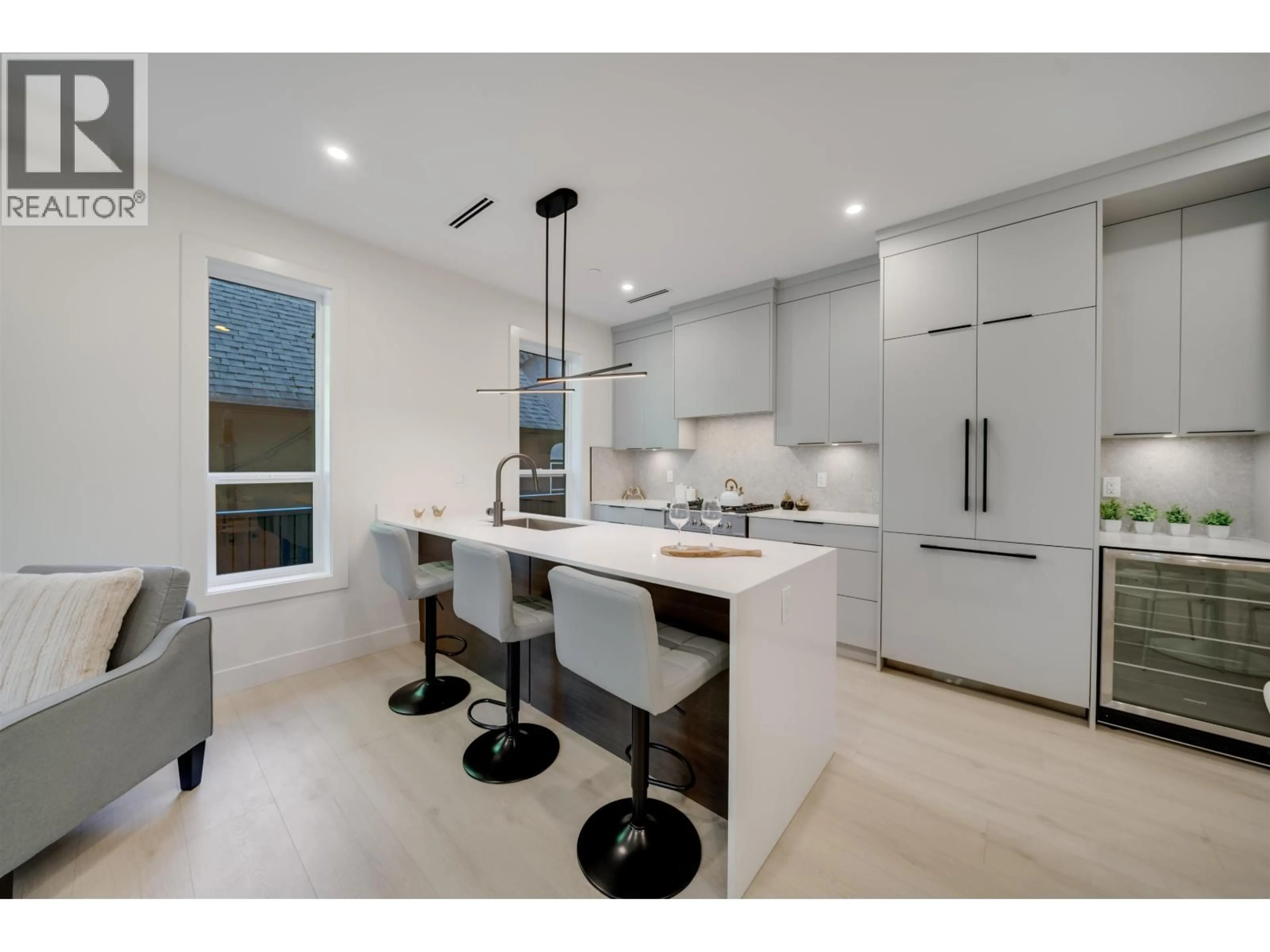 Contemporary kitchen, ceramic/tile floor for 1 - 3836 8TH AVENUE, Vancouver British Columbia V6R1Z4