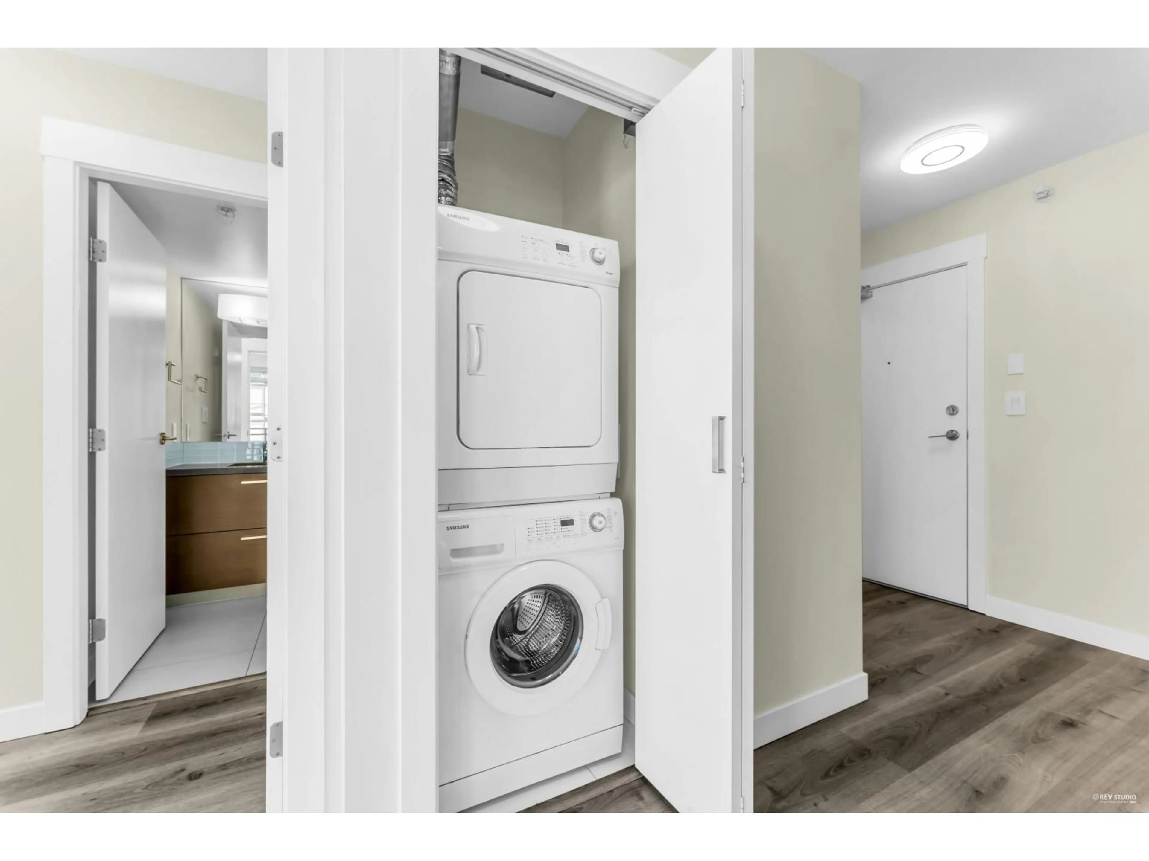Laundry room for 1808 - 10777 UNIVERSITY, Surrey British Columbia V3T0E6
