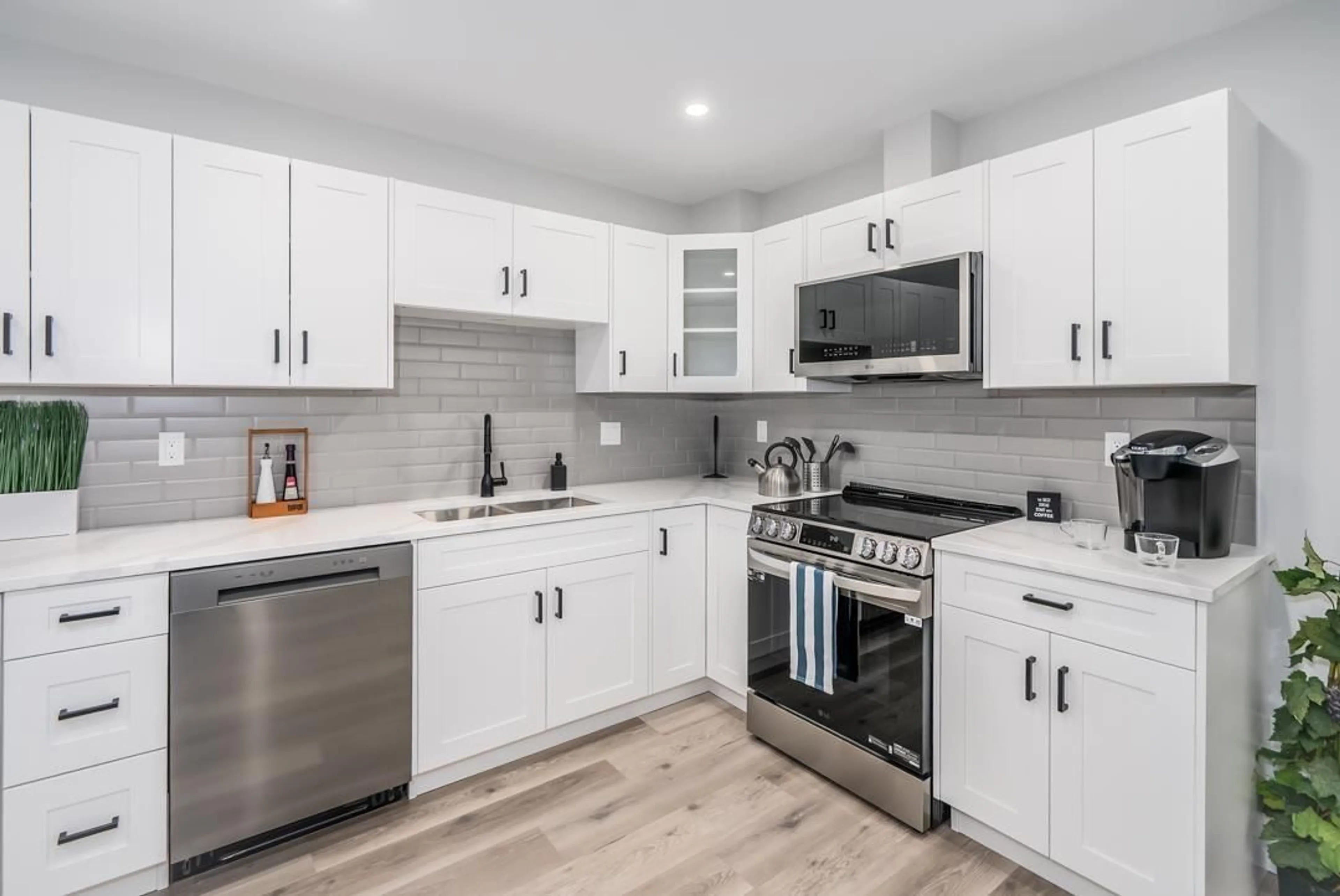 Open concept kitchen, unknown for 35 - 3055 TRAFALGAR, Abbotsford British Columbia V2S7X8