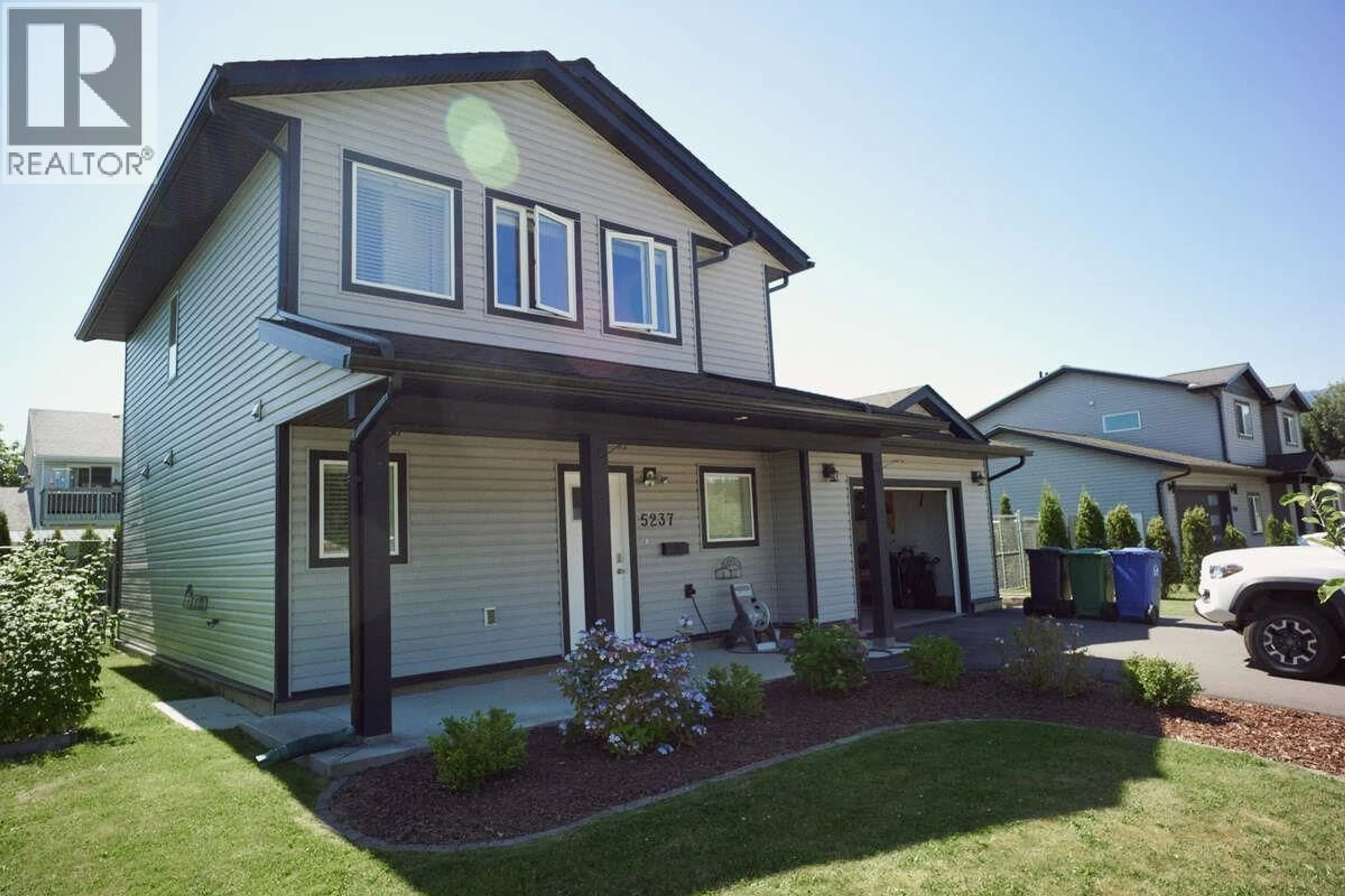 Home with vinyl exterior material, street for 5237 SMITH AVENUE, Terrace British Columbia V8G0H1