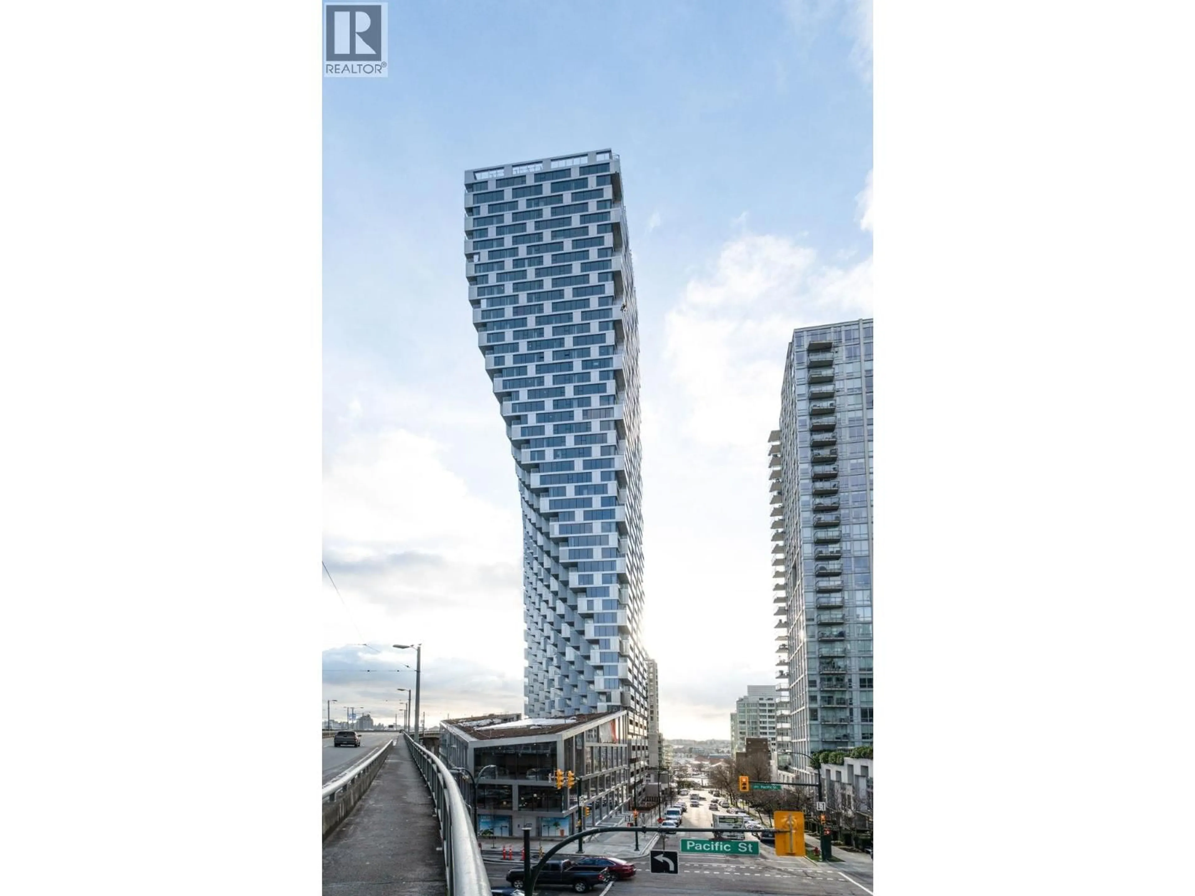 Indoor foyer for 4903 - 1480 HOWE STREET, Vancouver British Columbia V6Z0G5